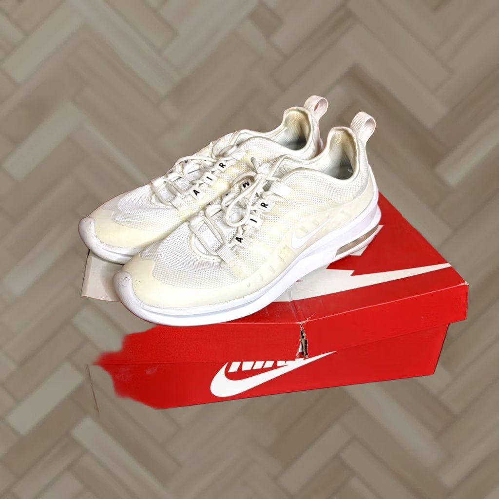 Nike Nike Air Max Axis Womens Size 9 White Sneaker Athletic AA2168-100 Size US 4 / IT 34 - 1 Thumbnail