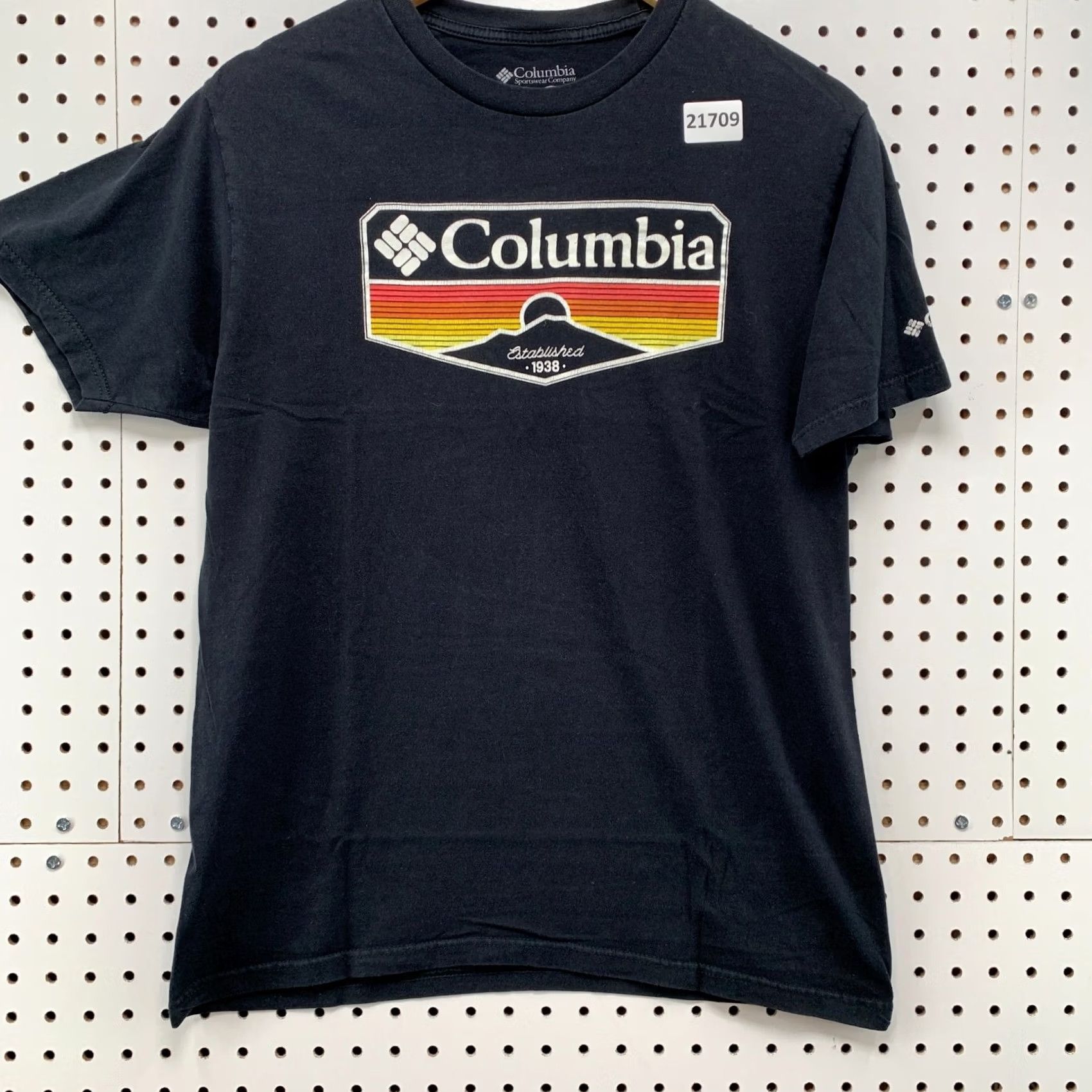 Logo 7 Columbia Shirt Mountain Sun Graphic Logo Adult Small Short Sleeve Black 18.5x26.5 Mens / Unisex Size US S / EU 44-46 / 1 - 6 Thumbnail