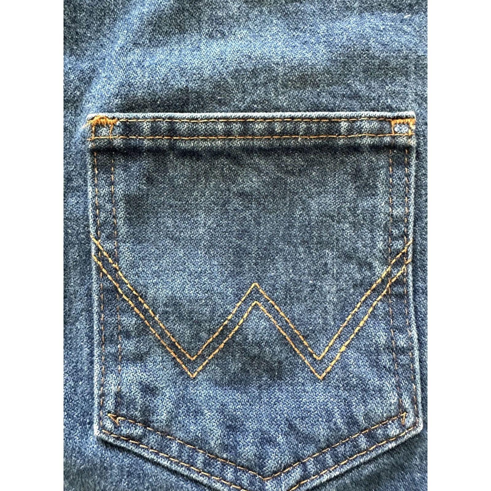 Wrangler VINTAGE Wrangler Denim Vest Biker Trucker Cowboy Western Rodeo 90s Large Blue Denim Vest Shirt Mens Leather Accent Pockets Button Short Sleeveless Size US L / EU 52-54 / 3 - 2 Thumbnail