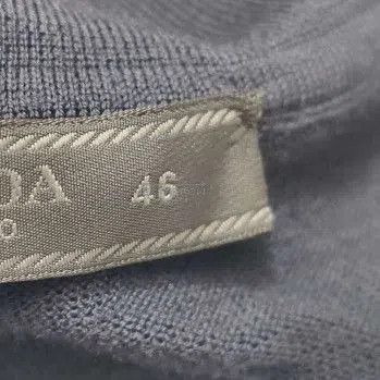 Prada Prada Black Wool Collar Knit Sweater Size 46. Size US S / EU 44-46 / 1 - 6 Thumbnail