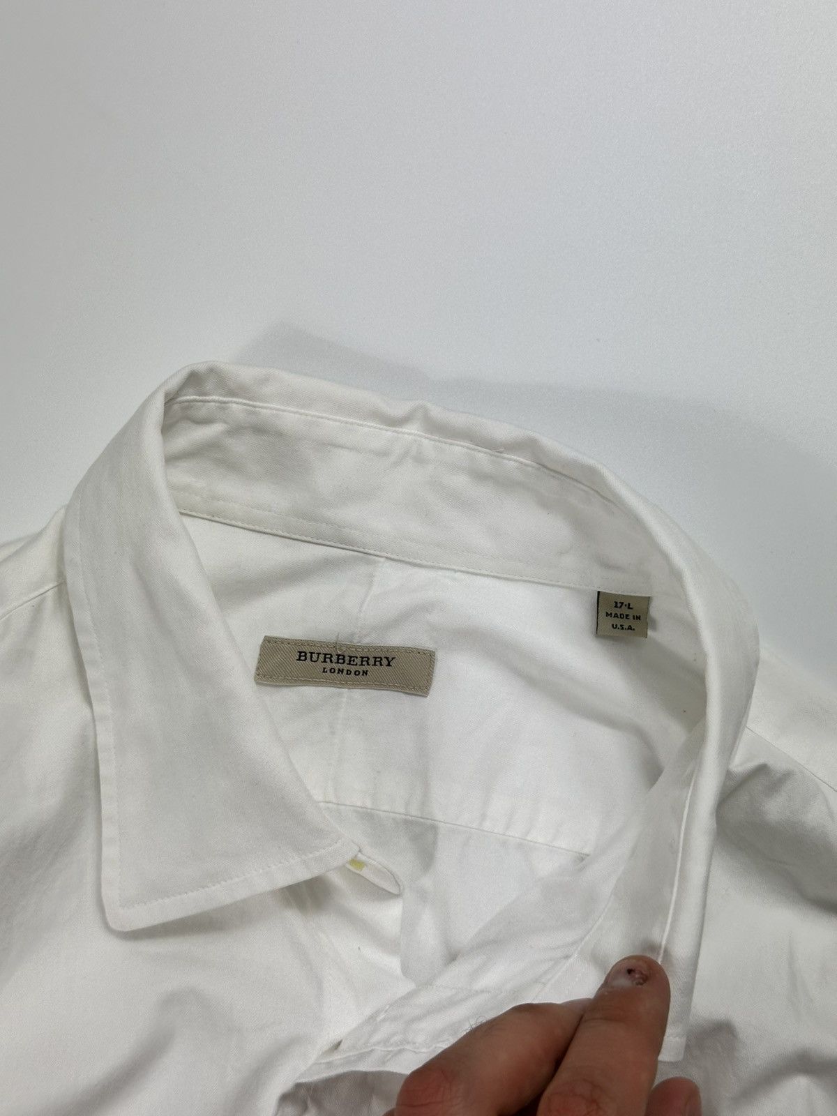 Burberry Burberry London Dress Shirt Made In USA Size US L / EU 52-54 / 3 - 9 Thumbnail