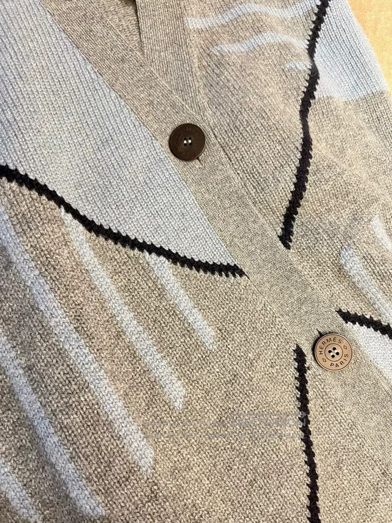 Hermes Hermes Pure cashmere oversized wide fit cardigan sweater Size XXS / US 00 / IT 34 - 5 Thumbnail