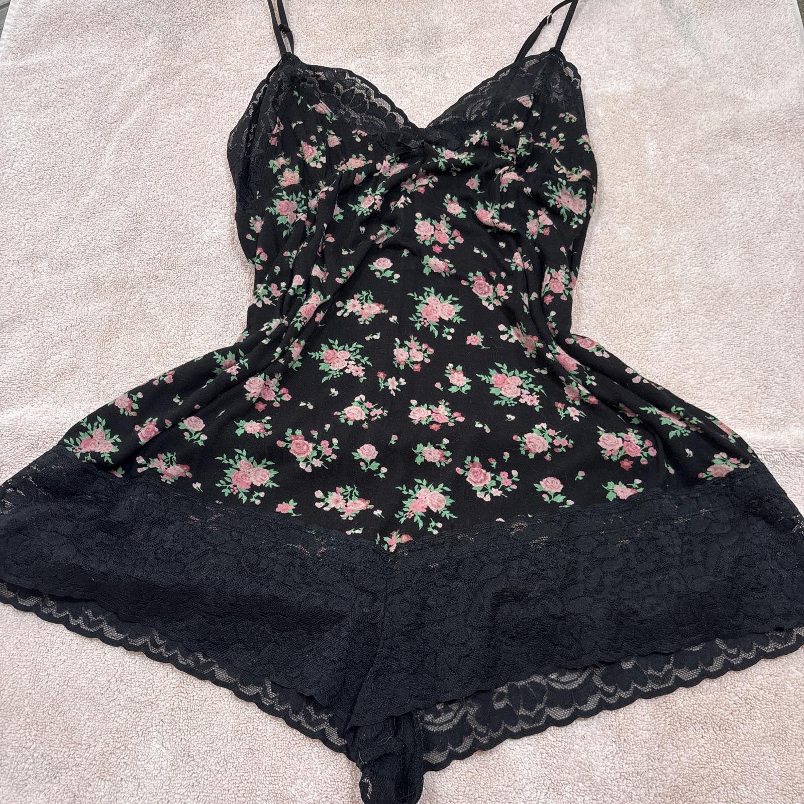 Forever 21 vintage forever 21 floral lace romper Size S / US 4 / IT 40 - 1 Thumbnail