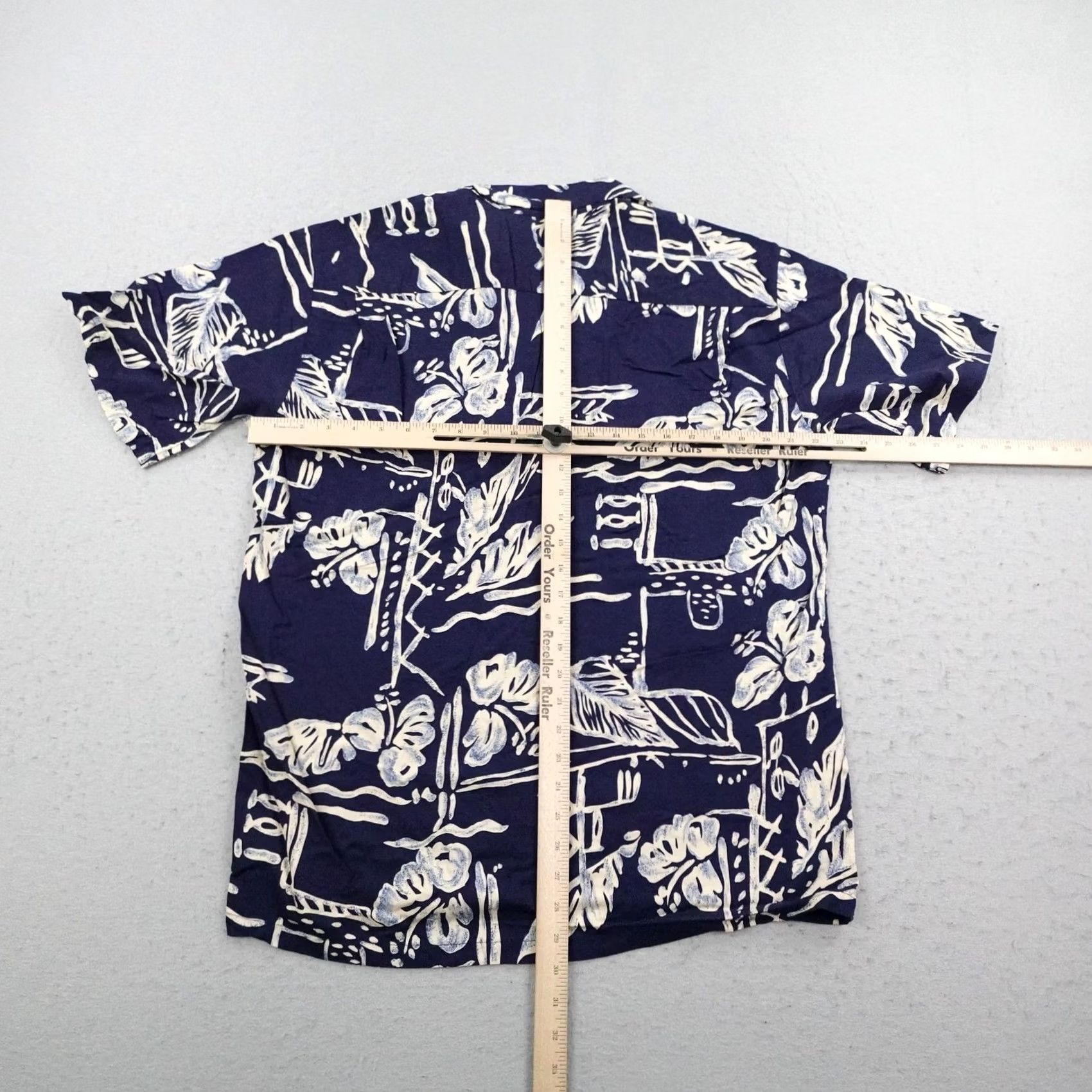Hilo Hattie VINTAGE Hilo Hattie Shirt Mens Medium Blue Hawaiian Aloha Rayon Floral Camp Button Up Size US M / EU 48-50 / 2 - 4 Thumbnail