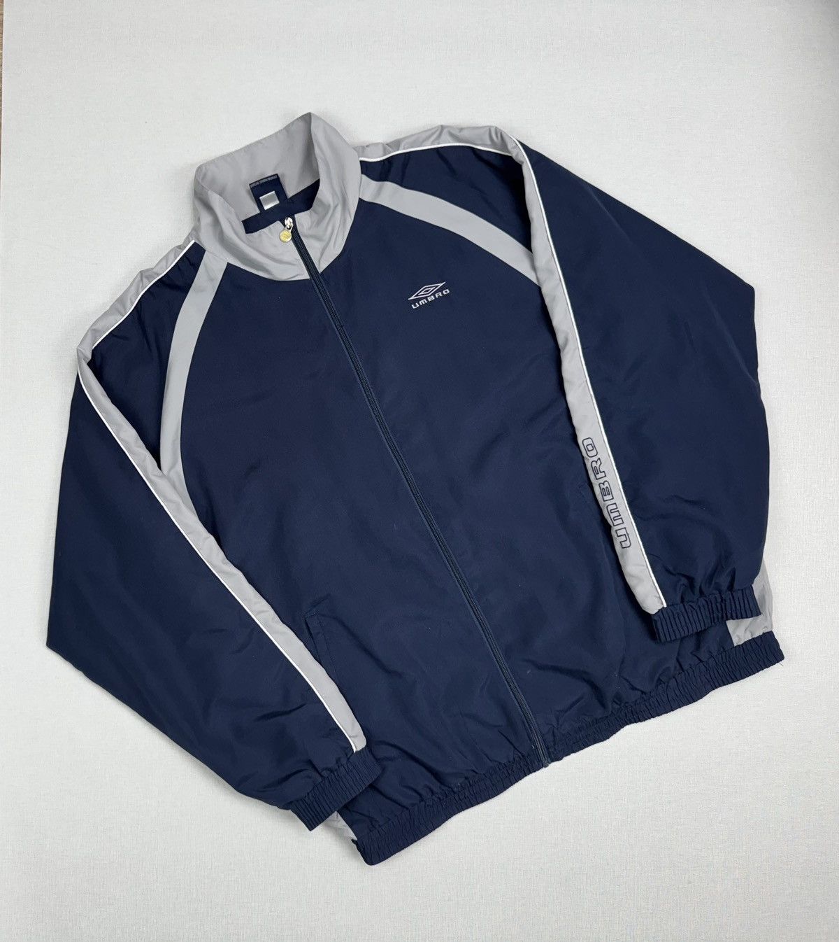 Umbro × Vintage Men’s Vintage Umbro Track Top Retro 90’ Full Zip Jacket XXL Size US XXL / EU 58 / 5 - 1 Thumbnail