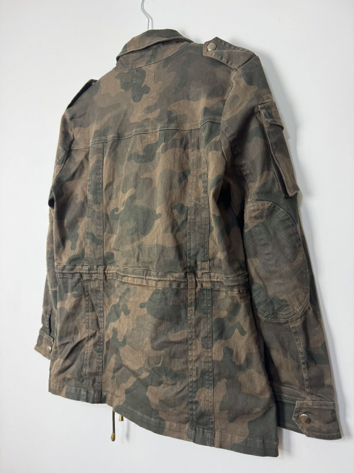 Japanese Brand Military camo cargo multi pocket jacket Avan Garde Japanese Size US S / EU 44-46 / 1 - 11 Thumbnail