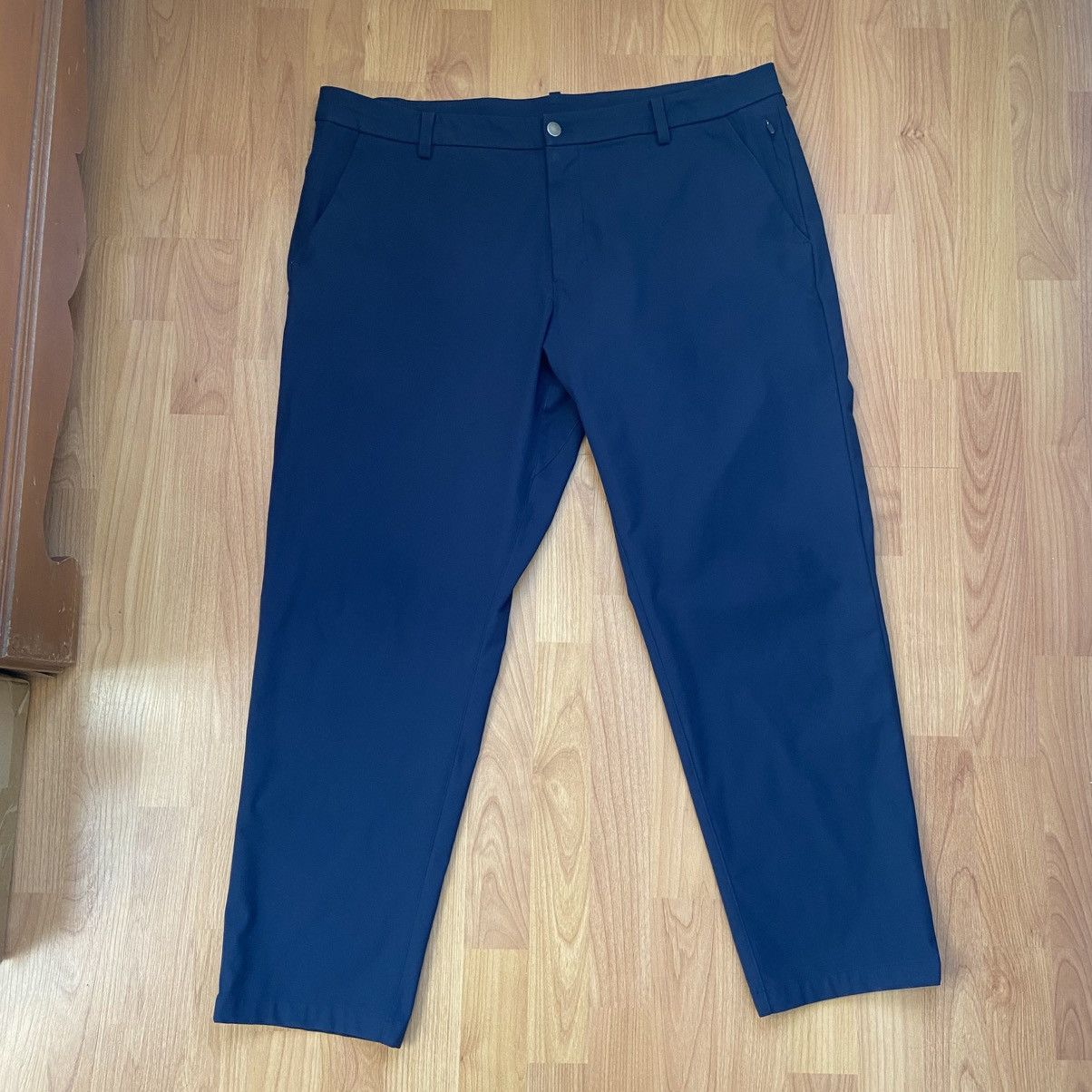 Lululemon Lululemon Logo 5 Pocket Navy Pants Men’s 40 Size US 40 / EU 56 - 1 Thumbnail