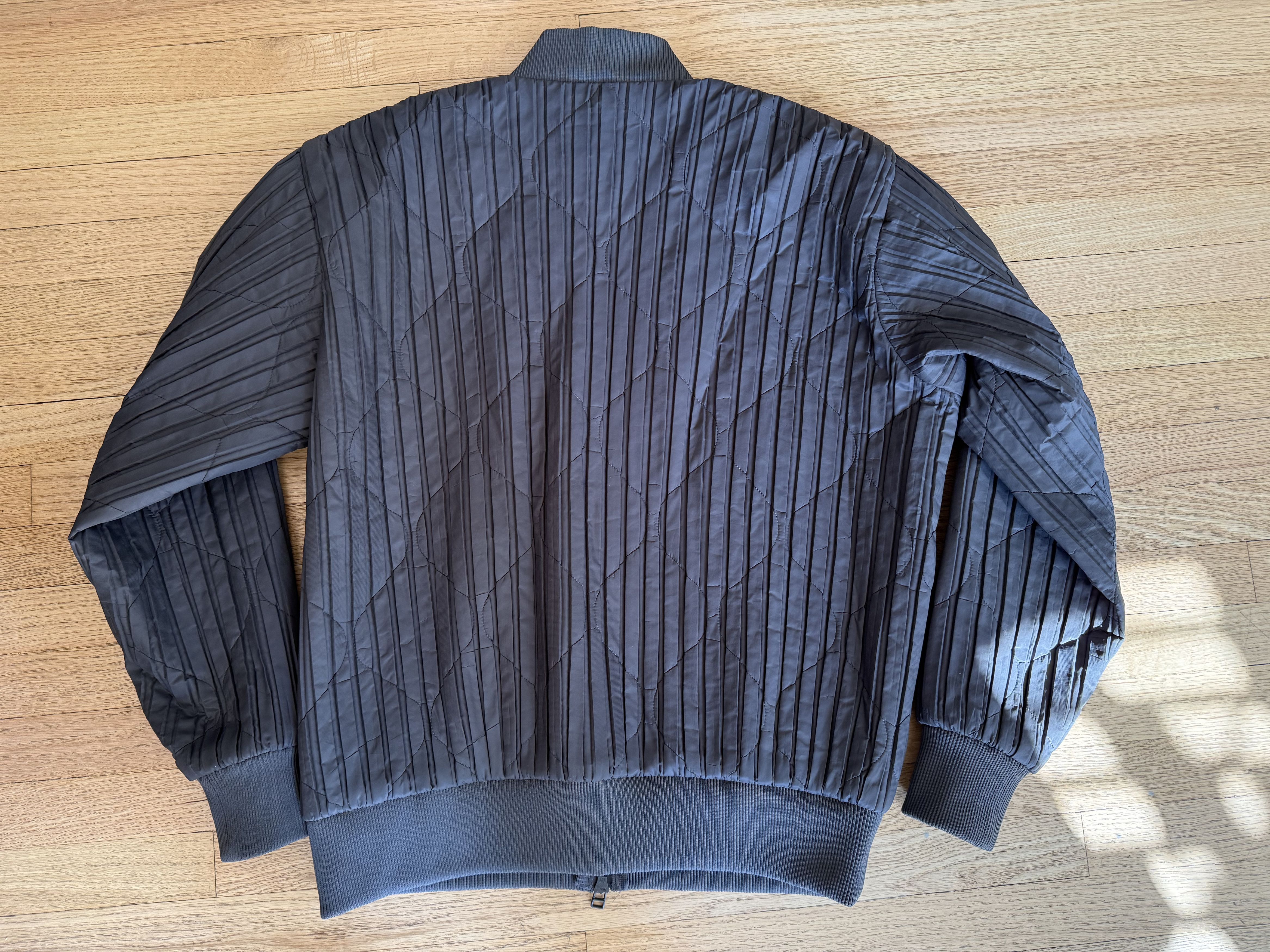 Homme Plisse Issey Miyake Issey Plisser Bomber Charcoal Size US M / EU 48-50 / 2 - 6 Thumbnail