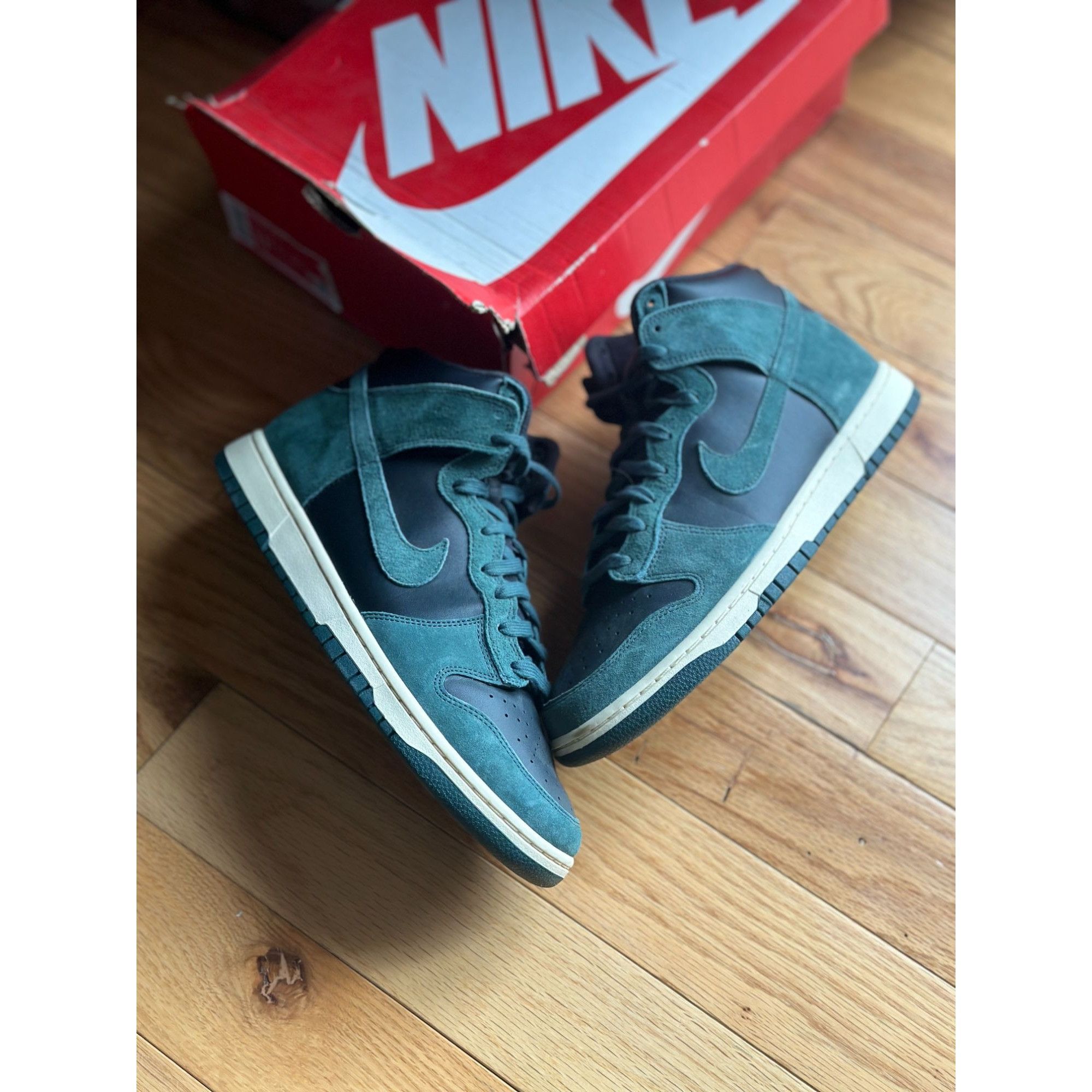 Nike 2023 NIKE DUNK HIGH RETRO PREMIUM BLACK/FADED SPRUCE SZ 11.5 Size US 11.5 / EU 44-45 - 1 Thumbnail