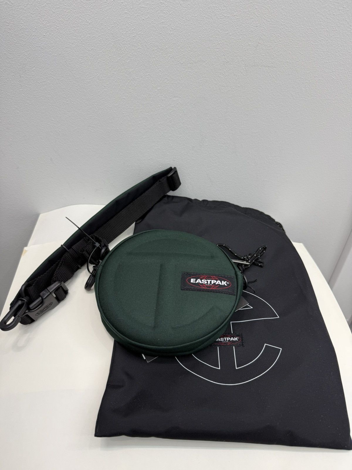 Eastpak × Telfar Eastpak x Telfar Dark Olive Circle Shoulder Bag Size ONE SIZE - 1 Thumbnail