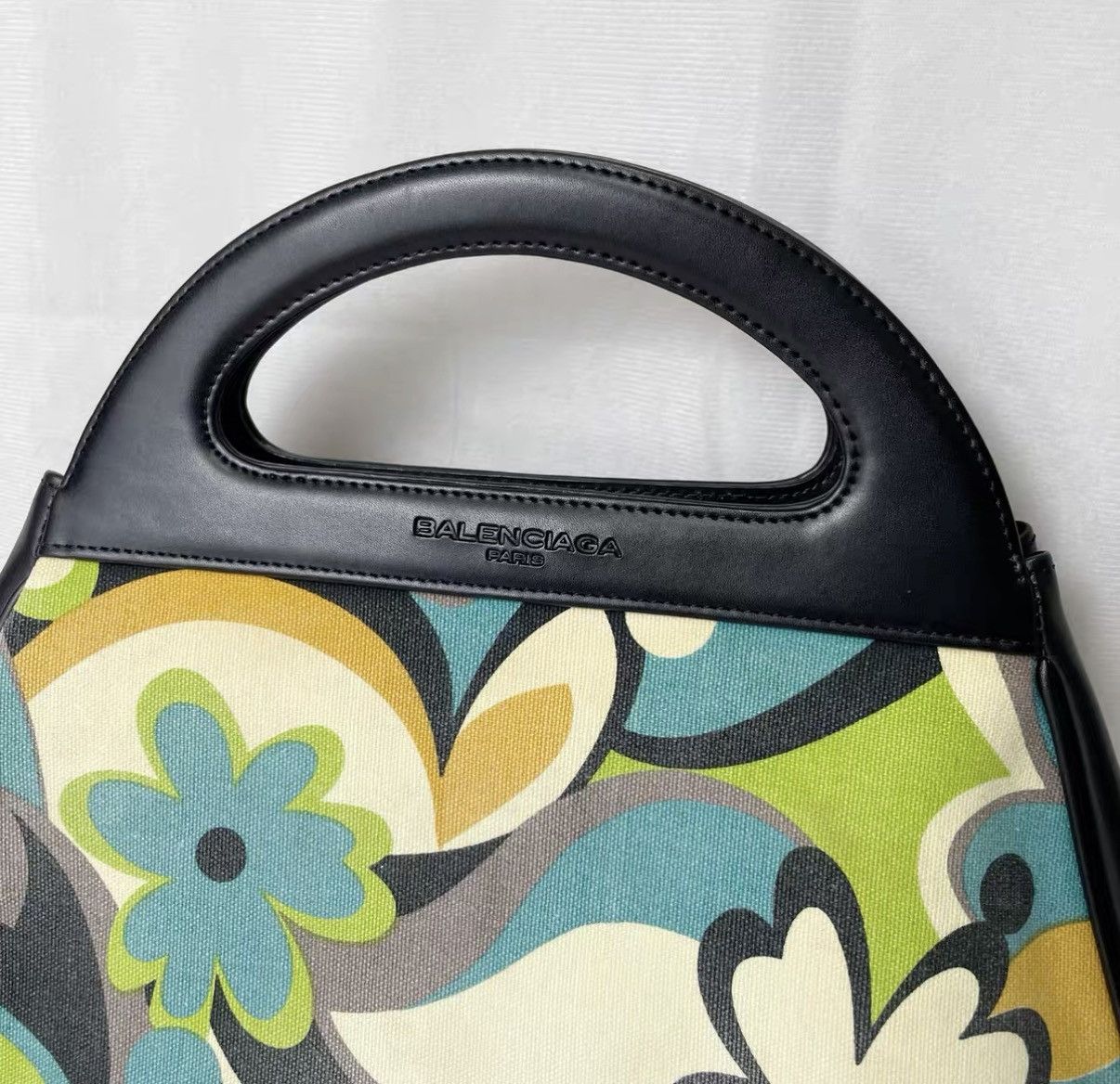 Balenciaga Balenciaga Leather Panel Geometric Floral Dumpling Bag J29 Size ONE SIZE - 5 Thumbnail