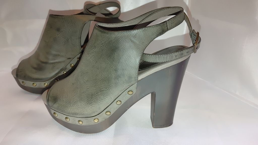 CAT'S PAW Cato Studded Wrap Around Ankle Peep Toe Heels Size 8.5M Size US 8.5 / IT 38.5 - 2 Thumbnail
