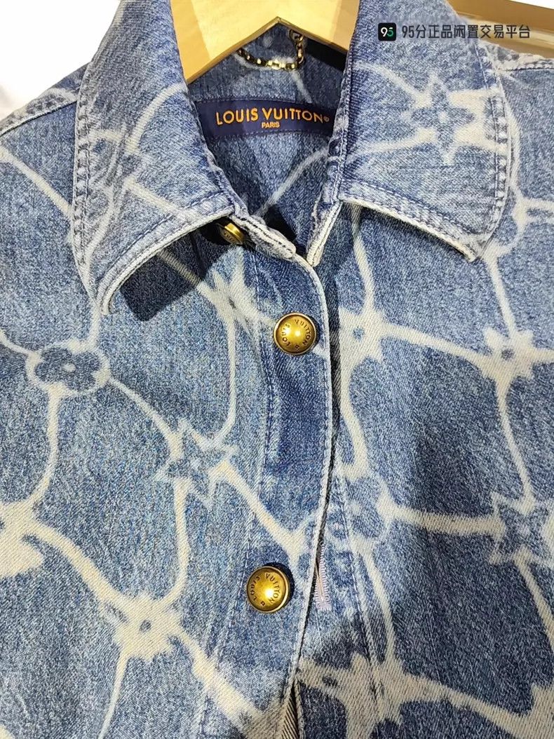 Louis Vuitton Louis Vuitton SS24 Logo Printed Lapel Single Breasted Deni Size US XS / EU 42 / 0 - 8 Thumbnail