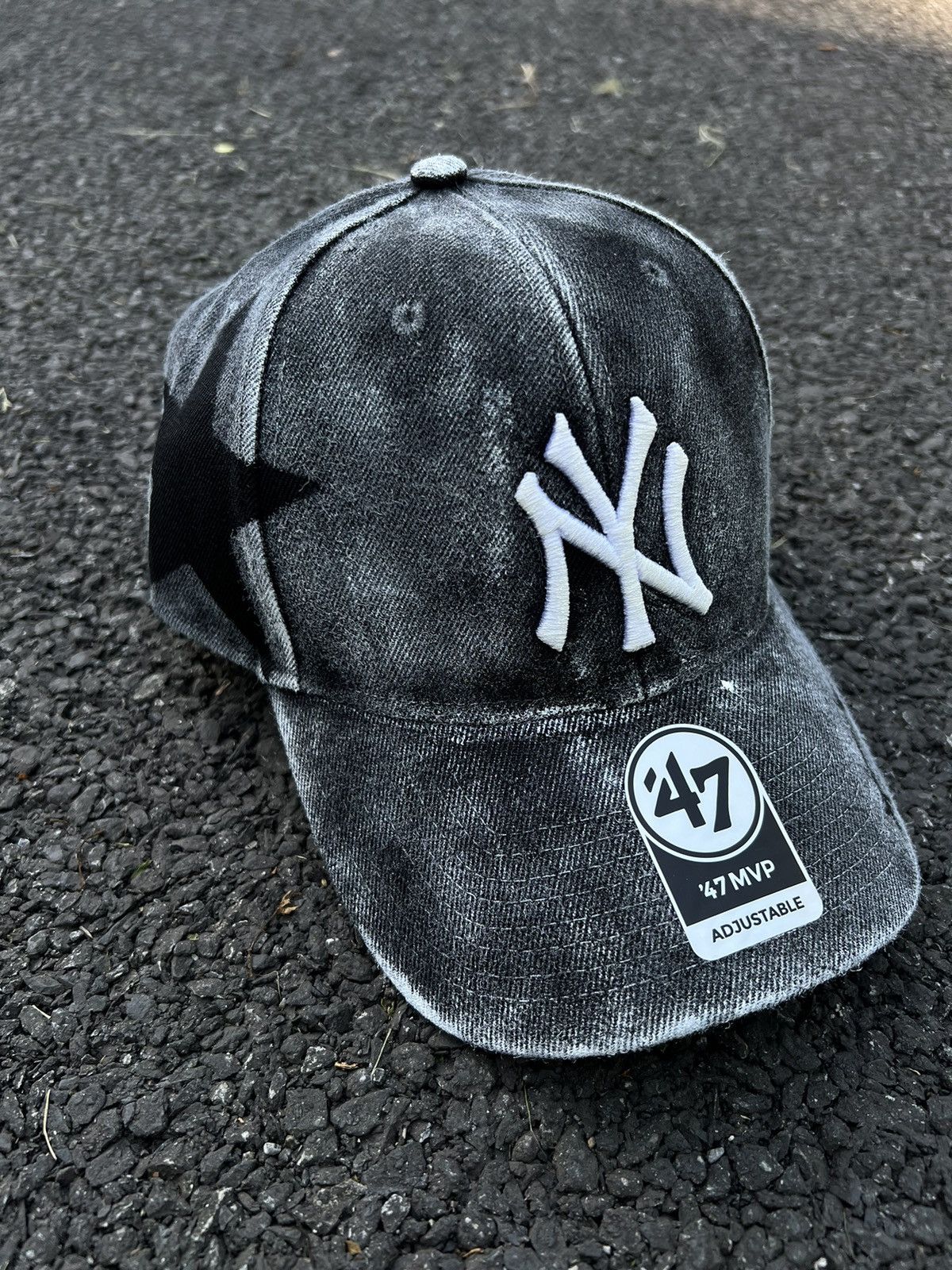 New Era × New York Yankees Custom Maison Margiela STYLE New Era 47 Yankees Hat Size ONE SIZE - 2 Thumbnail