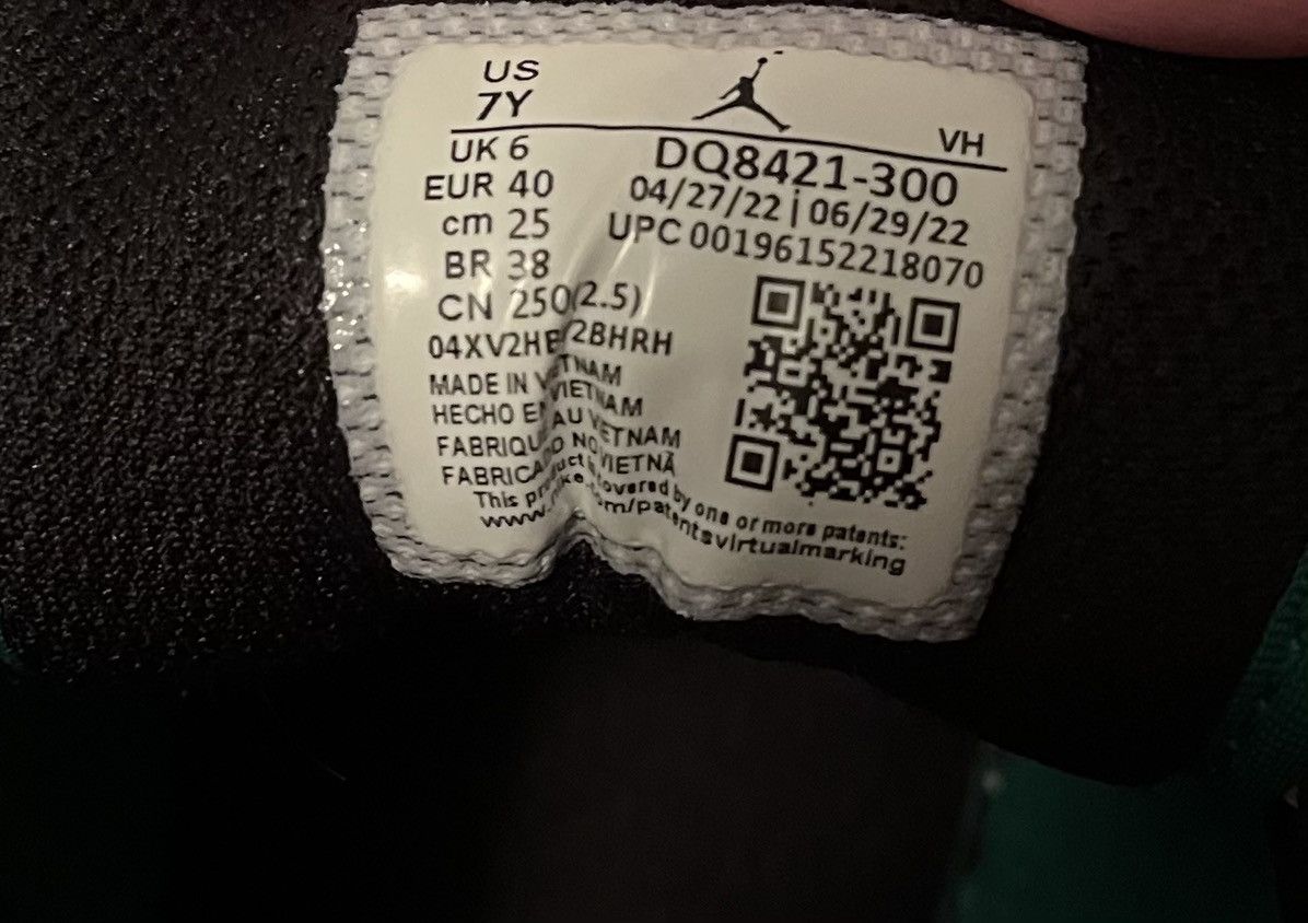 Jordan Brand × Nike Air Jordan 1 Low SE Holiday Special (2022) Size US 7 / EU 40 - 7 Thumbnail