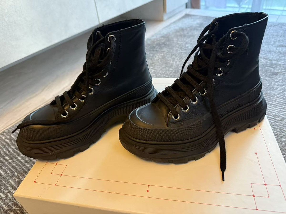 Alexander McQueen Alexander McQueen Leather Slick Tread Size US 5.5 / EU 38 - 1 Thumbnail