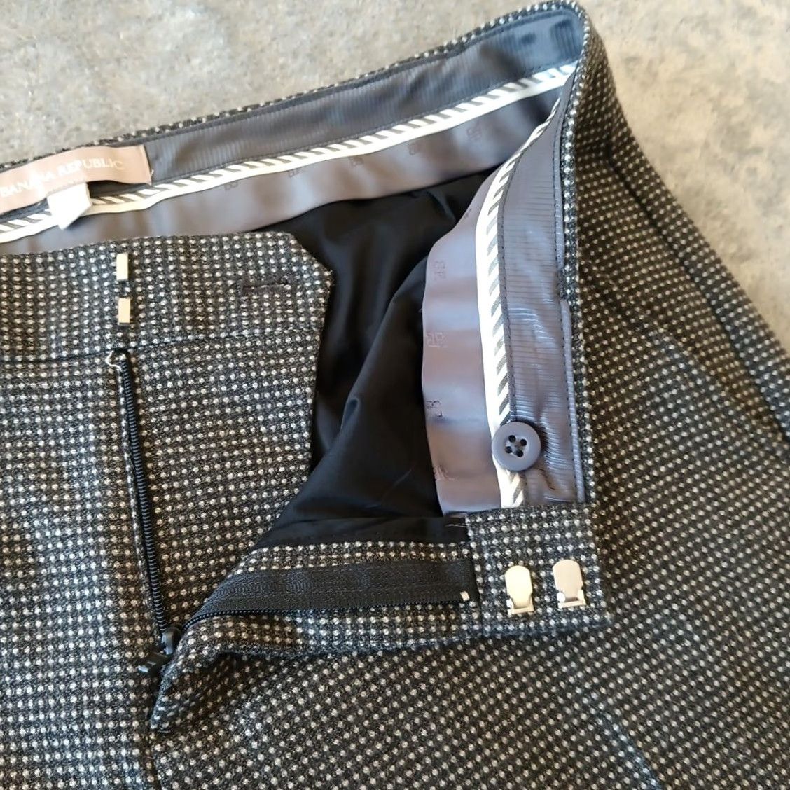 Banana Republic Banana Republic Dress Pants Womens Size 6 Gray Polka Dot Knit Lined Pockets Dress Pants Size 28" / US 6 / IT 42 - 5 Thumbnail