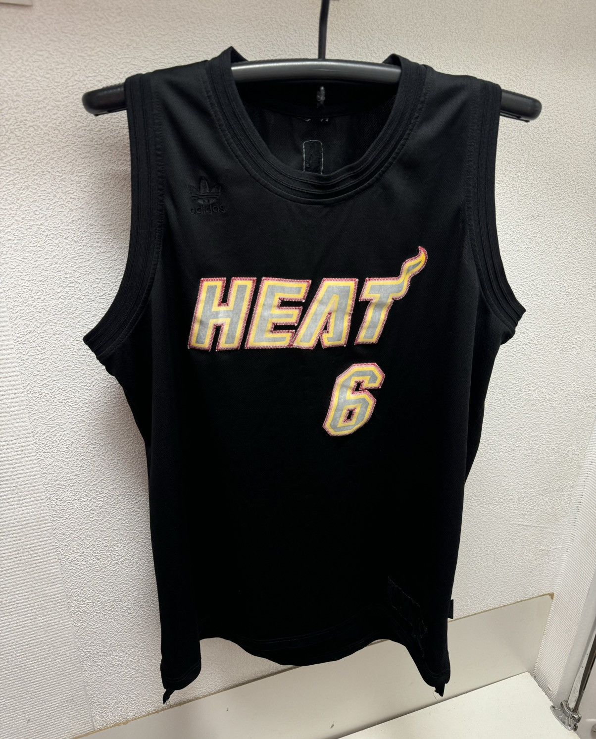 Adidas Lebron James adidas Miami heat NBA SOCCER JERSEY L SZ WADE Size US L / EU 52-54 / 3 - 2 Thumbnail
