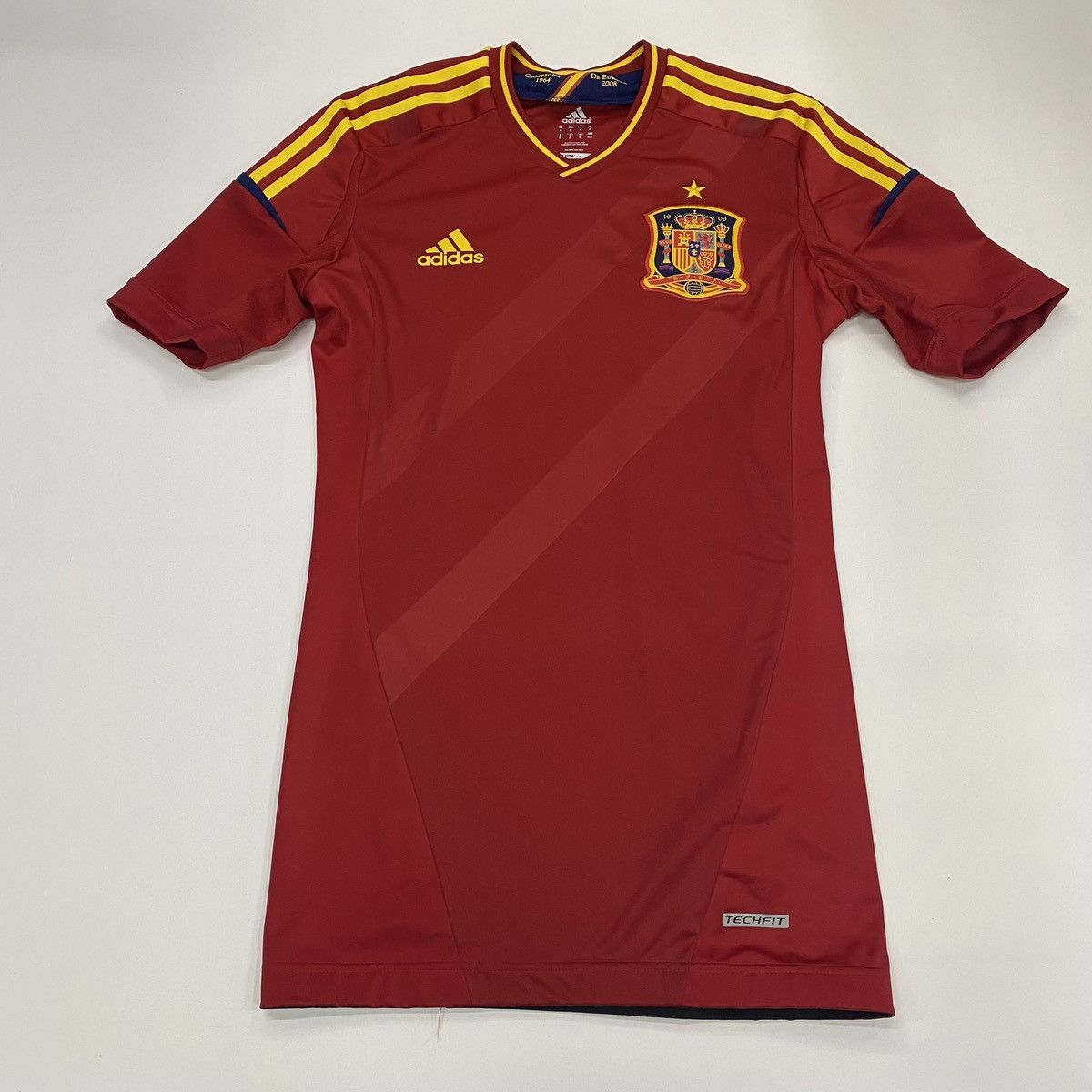 Adidas Jersey spain home 2012 techfit Size US M / EU 48-50 / 2 - 1 Thumbnail