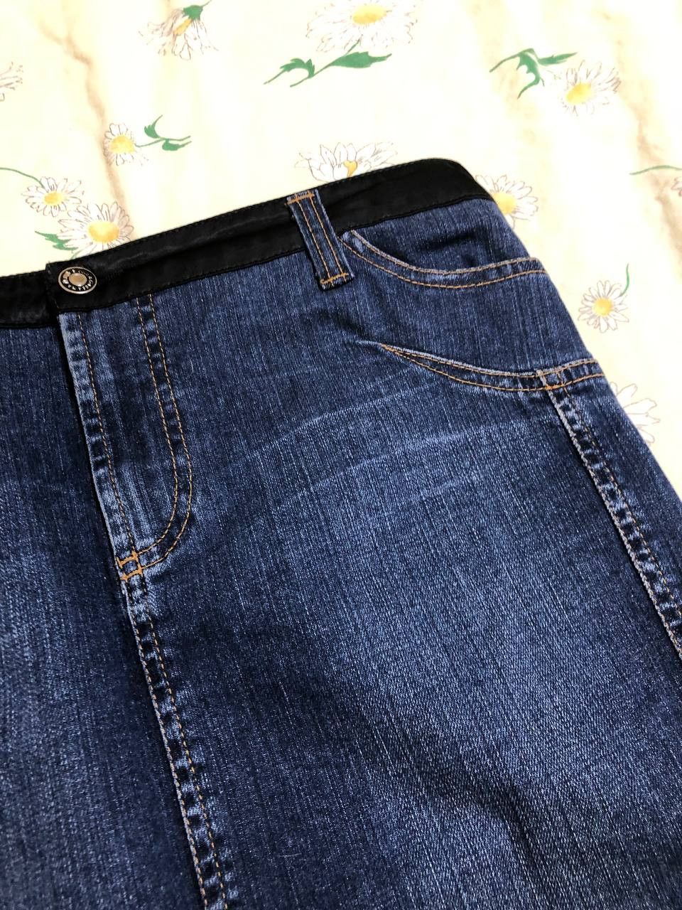 Dolce & Gabbana Dolce & Gabbana Women's Blue and Navy Skirt Size 32" / US 10 / IT 46 - 12 Thumbnail