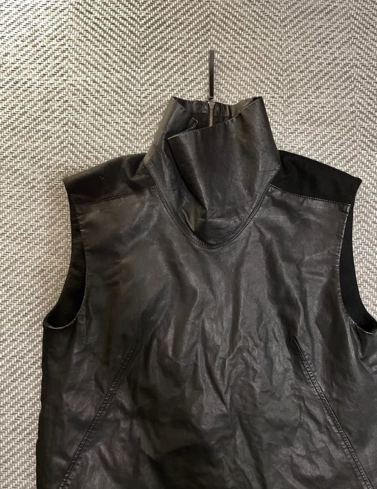 Helmut Lang Helmut Lang Dark Leather Panel Sleeveless Vest K24 Size US S / EU 44-46 / 1 - 2 Thumbnail
