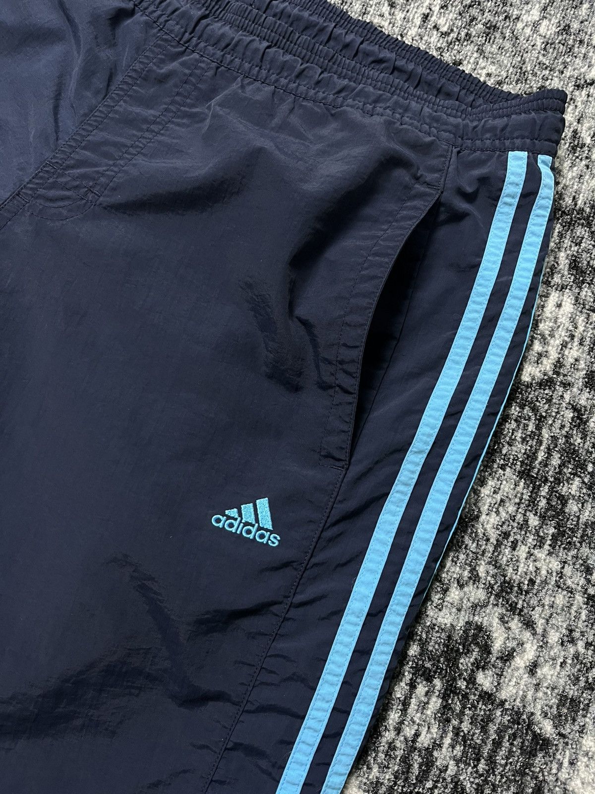 Adidas × Vintage Vintage Adidas Nylon Shorts Stripes Pocket Y2K STYLE 90s Size US 32 / EU 48 - 2 Thumbnail