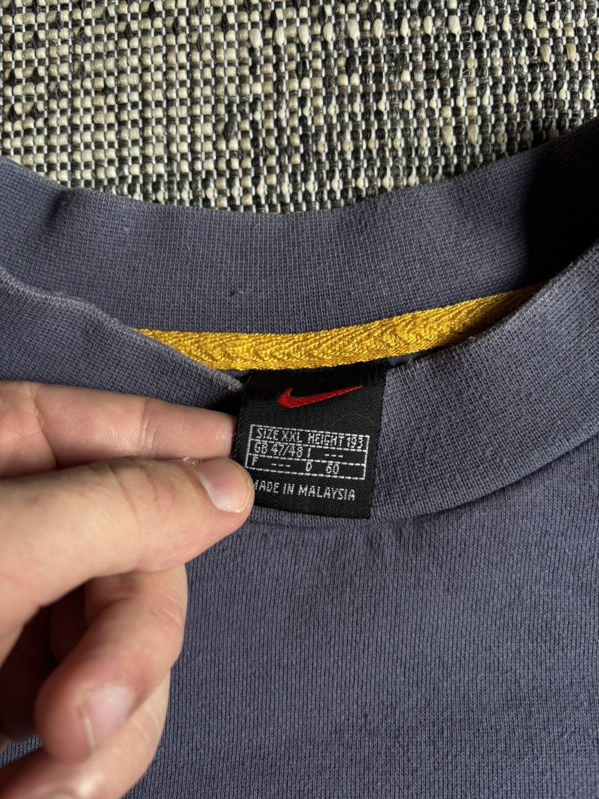 Nike Very Rare Vintage Nike Big Logo Swoosh Sun-faded Sweatshirt Size US XXL / EU 58 / 5 - 4 Thumbnail