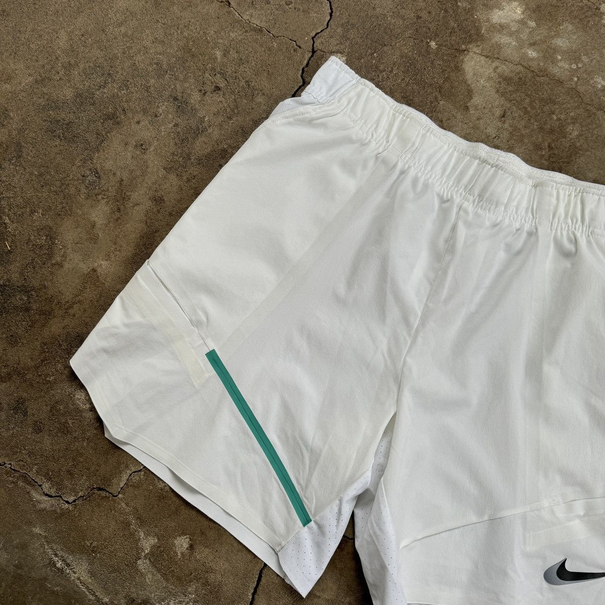 Nike Nike Drill White Shorts Size US 30 / EU 46 - 5 Thumbnail
