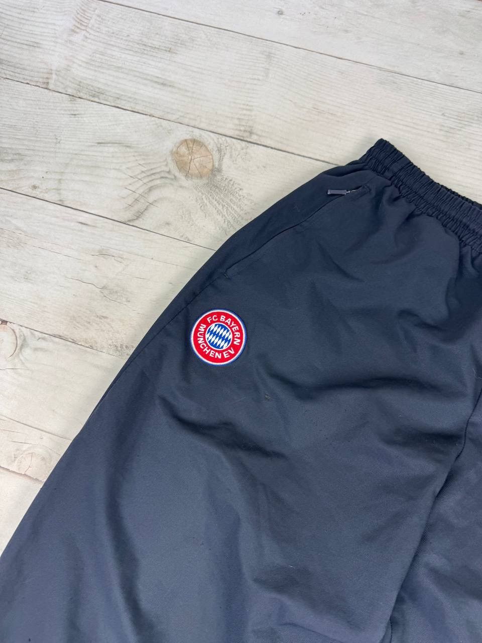 Adidas Adidas Bayern Munich 2001 2002 Tracksuit Jacket And Pants Size US XL / EU 56 / 4 - 16 Thumbnail