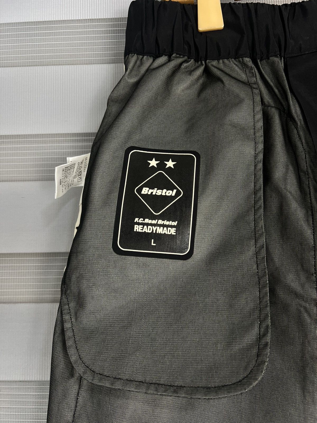 F.C. Real Bristol F.C.Real Bristol×READYMADE FCRB MULTI-POCKET SHORTS Size US 31 - 10 Thumbnail