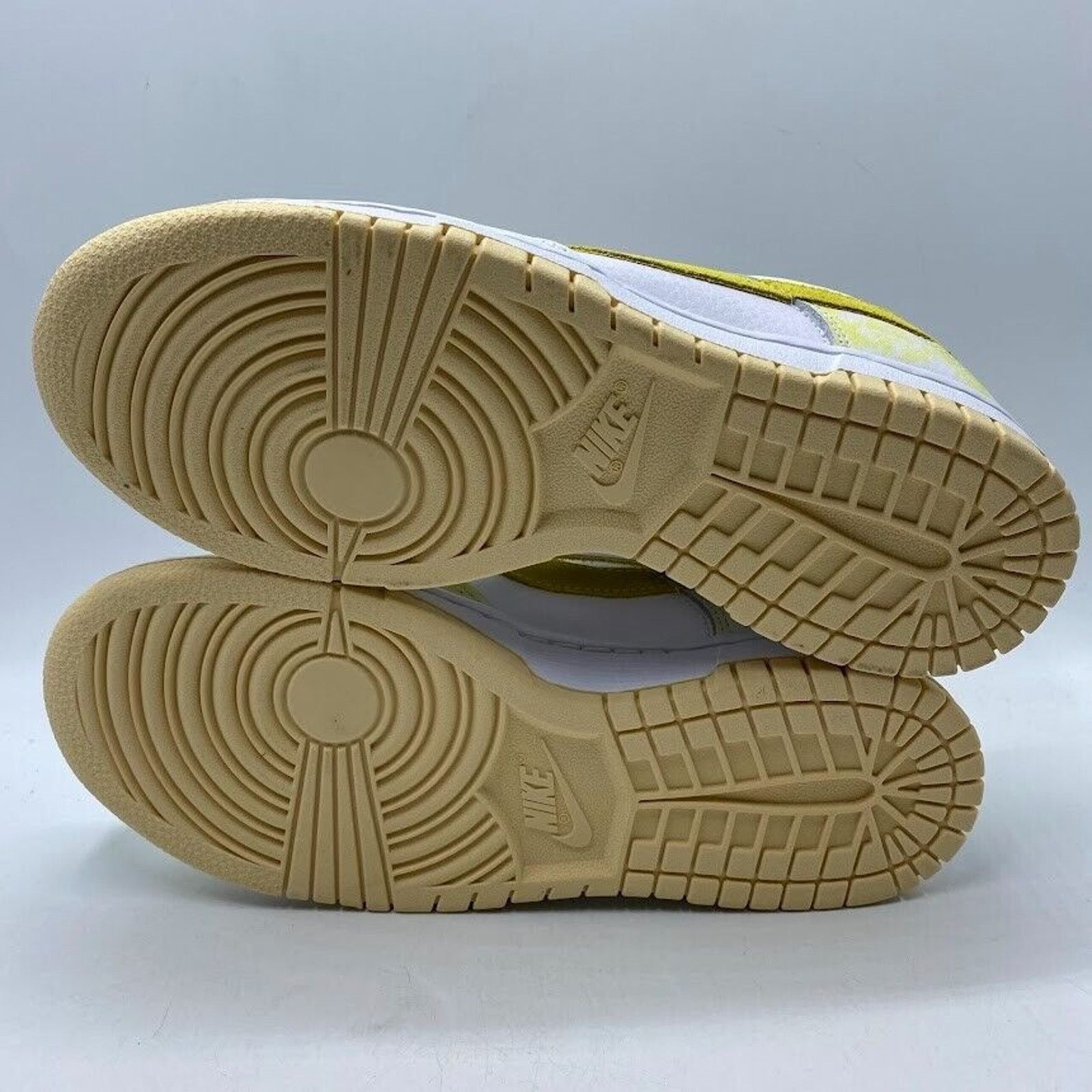 Nike NEW Nike Dunk Low OG Yellow Strike DM9467 700 Women's 7 Size US 7 / IT 37 - 7 Thumbnail