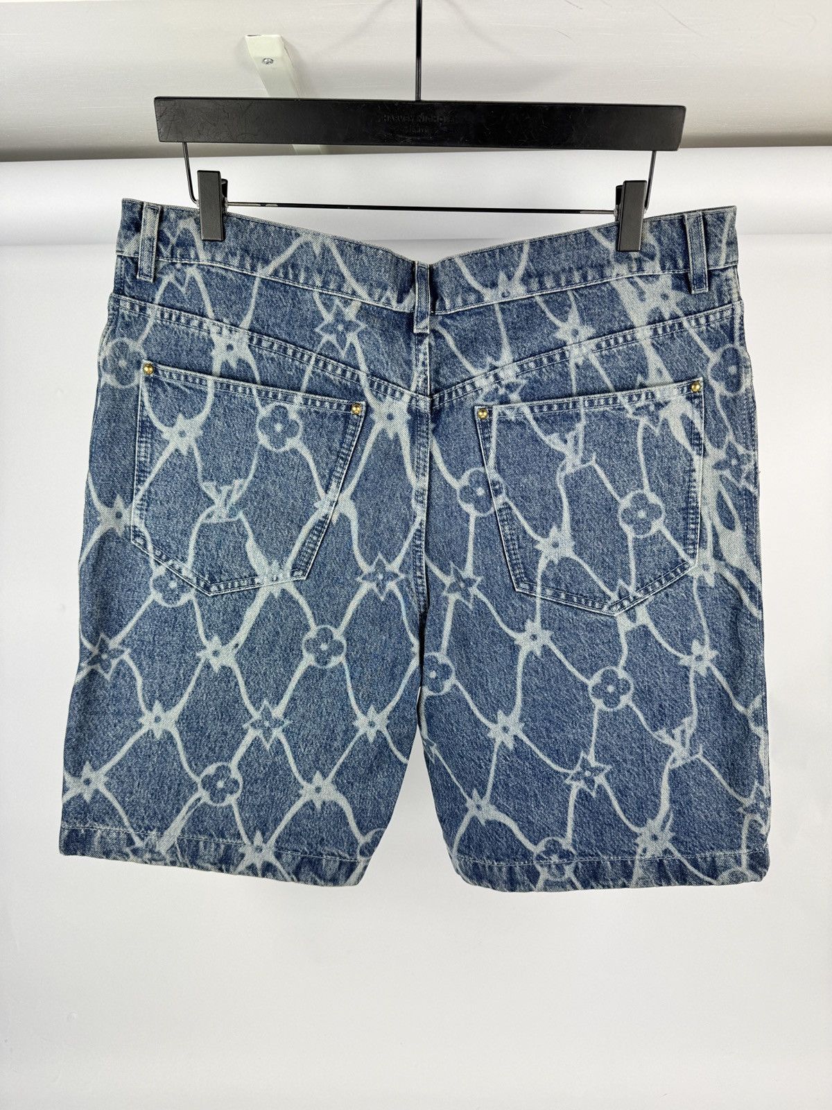 Louis Vuitton MONOGRAM PRINT DENIM SHORTS Size US 36 / EU 52 - 2 Thumbnail