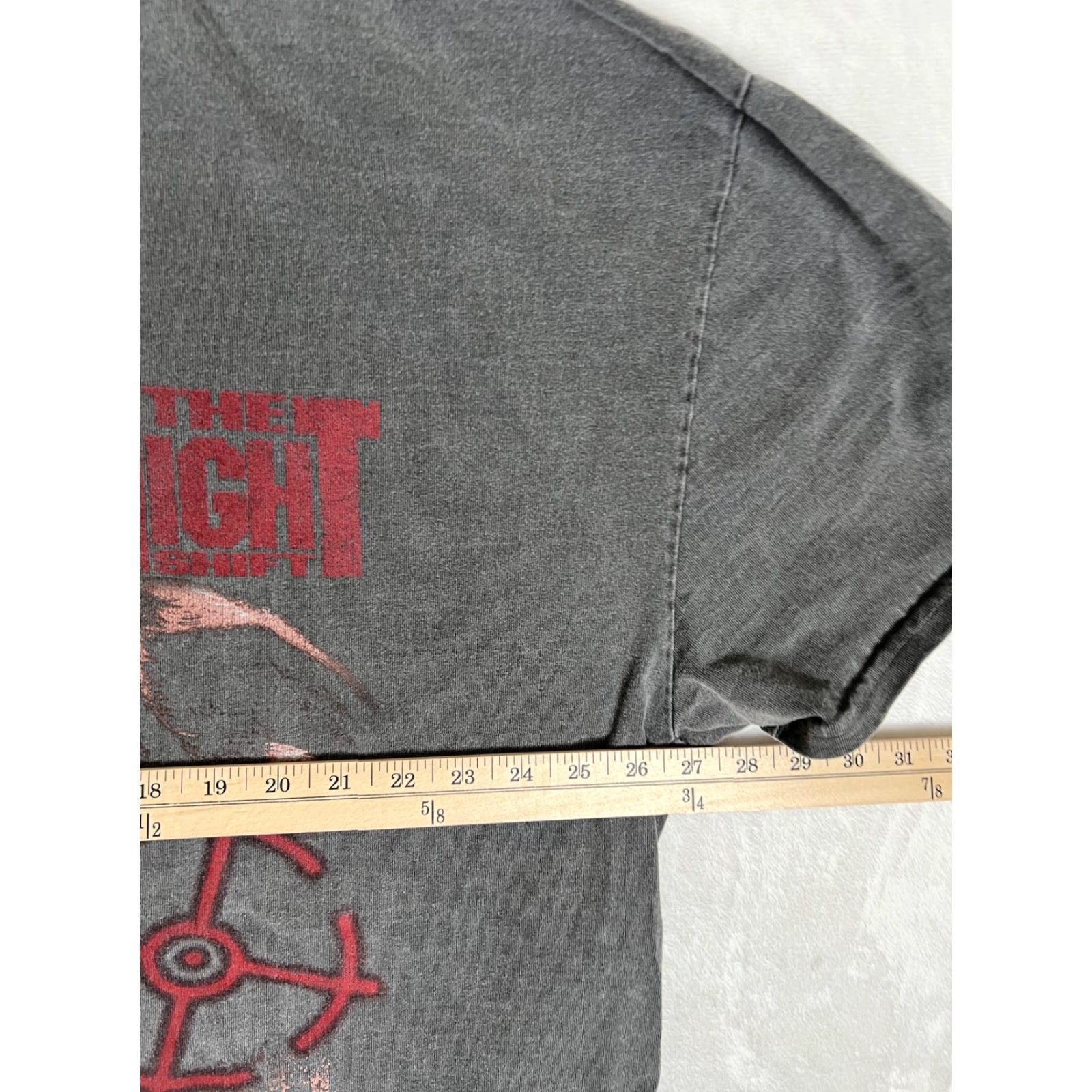 Vintage VINTAGE The Night Shift T-Shirt Mens 2XL Gray Horror Dog Graphic Japanese Movie Size US XXL / EU 58 / 5 - 7 Thumbnail