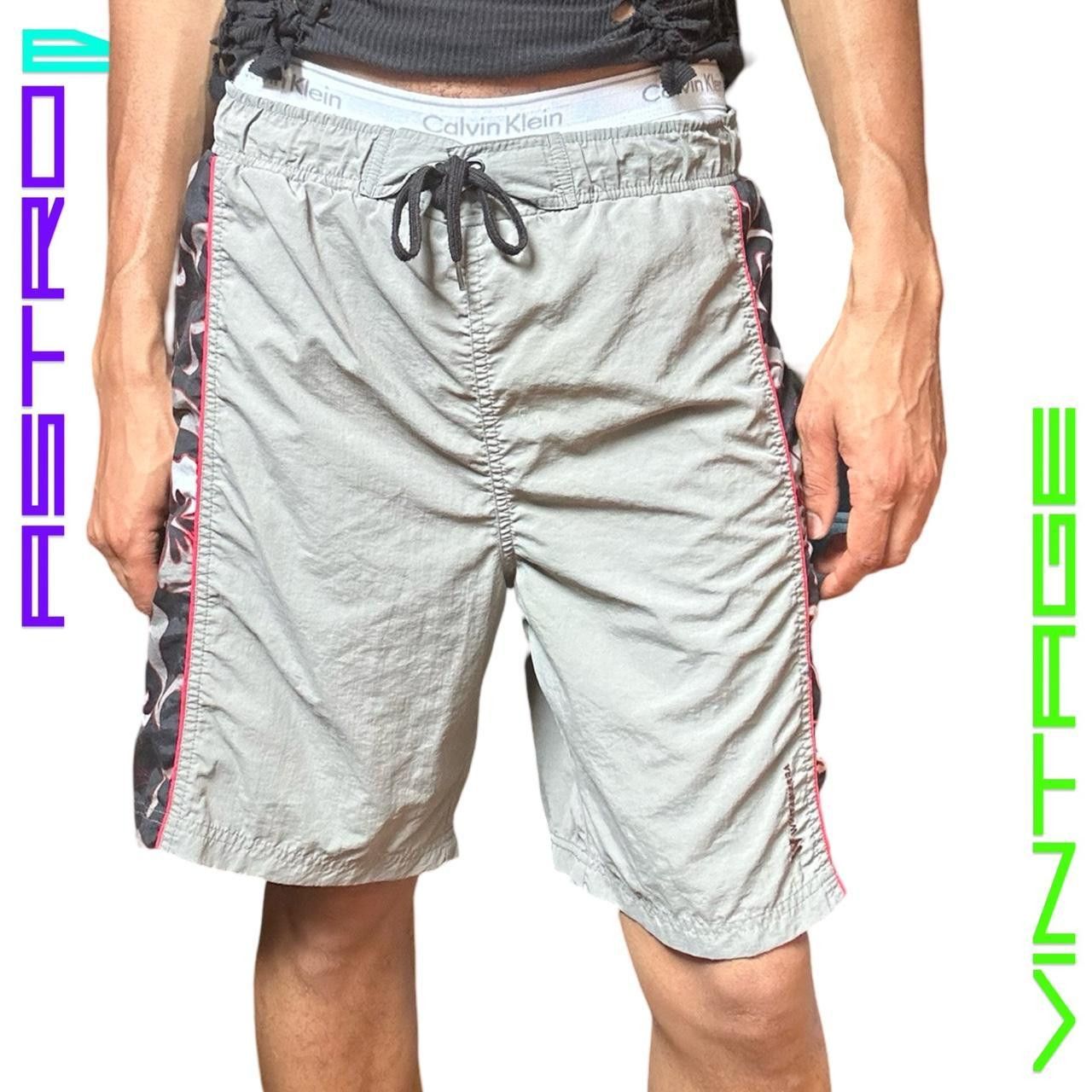 Vintage VINTAGE 90S GRAY HIBISCUS PATTERN SWIM SHORTS _ LARGE Size US 34 / EU 50 - 2 Thumbnail