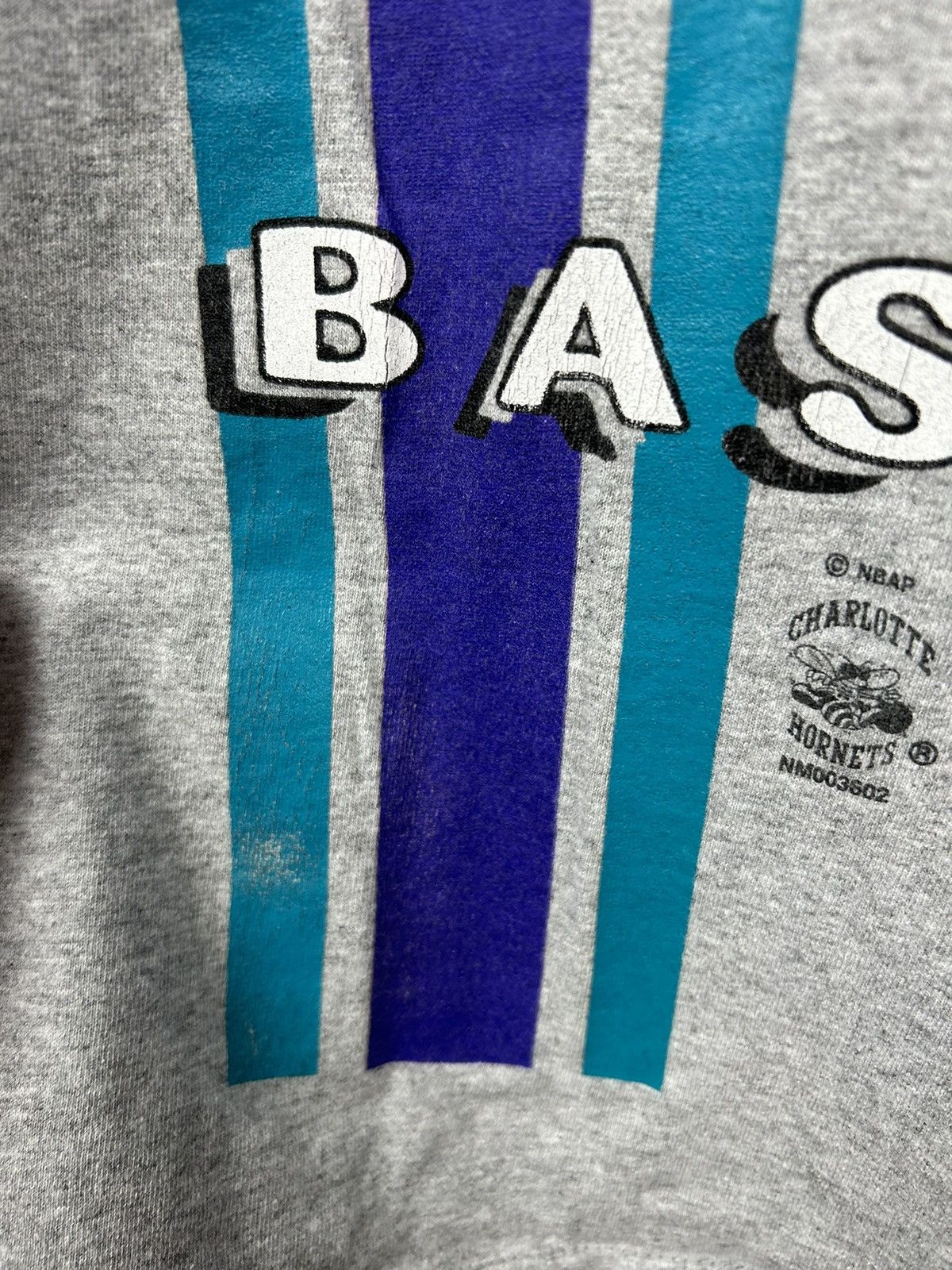 Vintage Vintage 90s Charlotte Hornets Basketball Tee Rare Size US XL / EU 56 / 4 - 23 Thumbnail