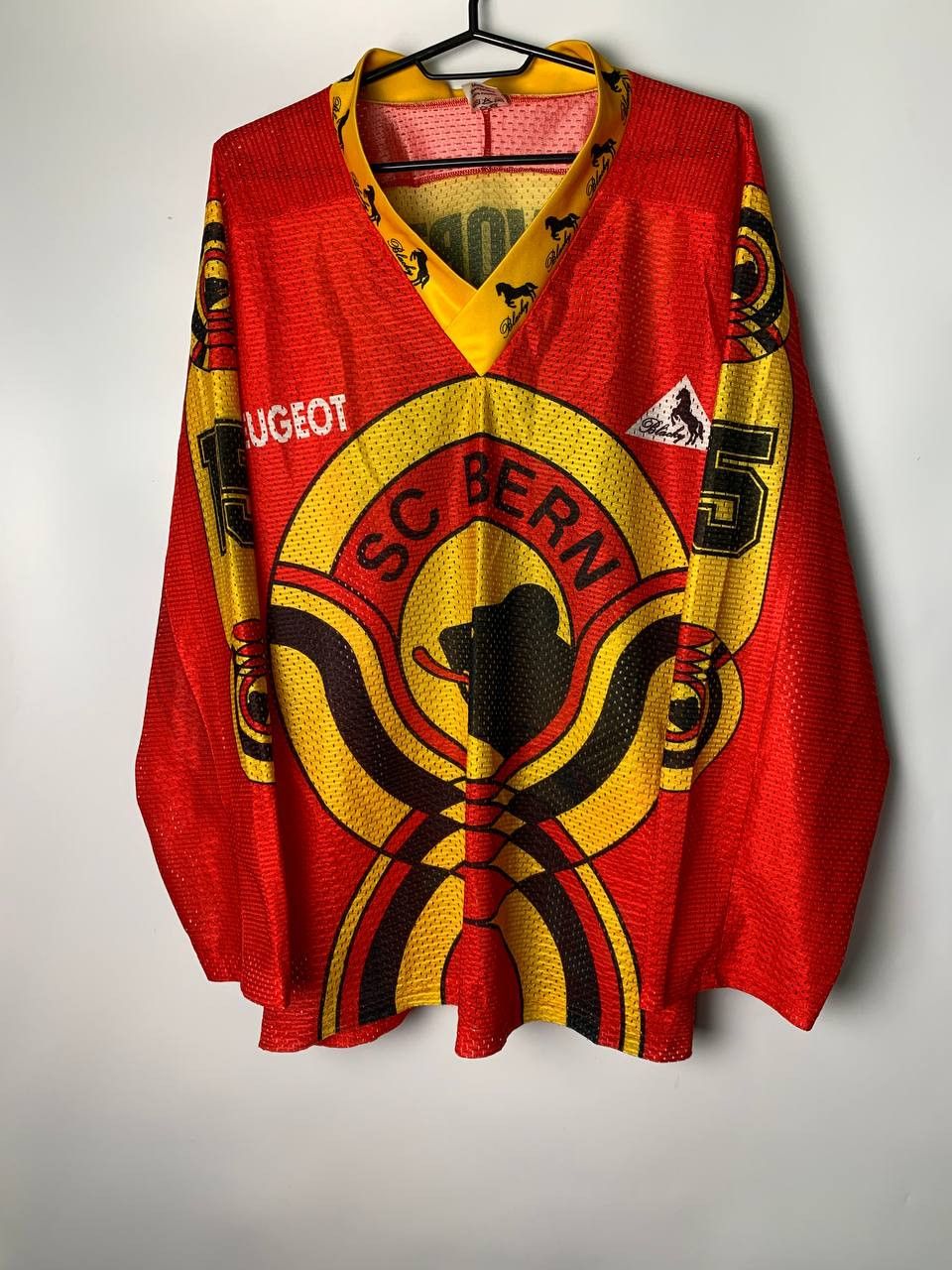 image of 1989/1990 Sc Bern Ice Hockey Jersey 15 Haworth in Red, Men's (Size 2XL)