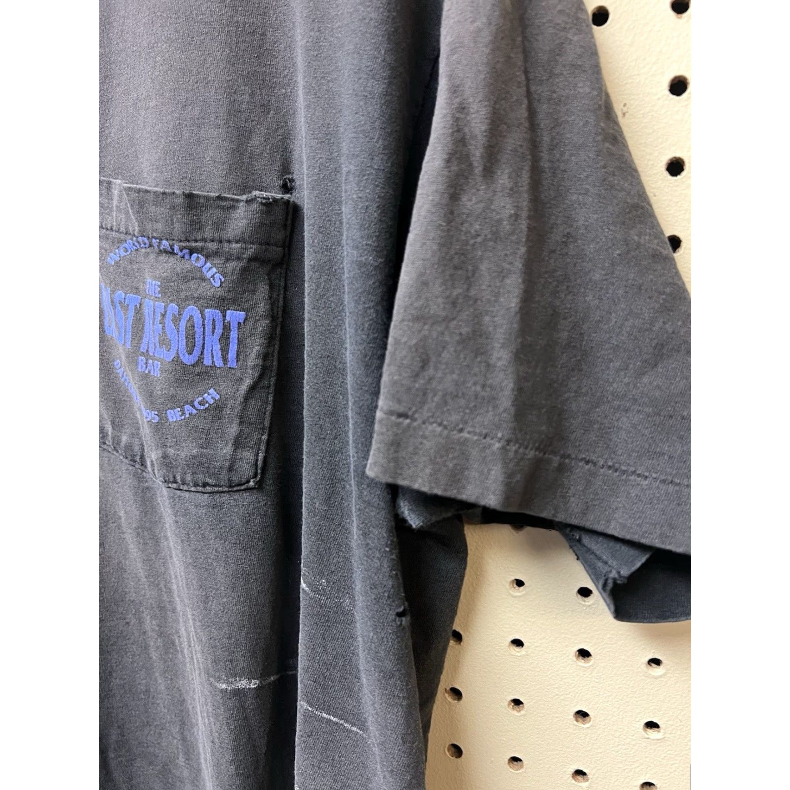 Anvil VINTAGE Daytona Beach Florida Bike Week 1995 Black Anvil T-Shirt XL Distressed Crew Neck Short Sleeve Men Size US XL / EU 56 / 4 - 4 Thumbnail
