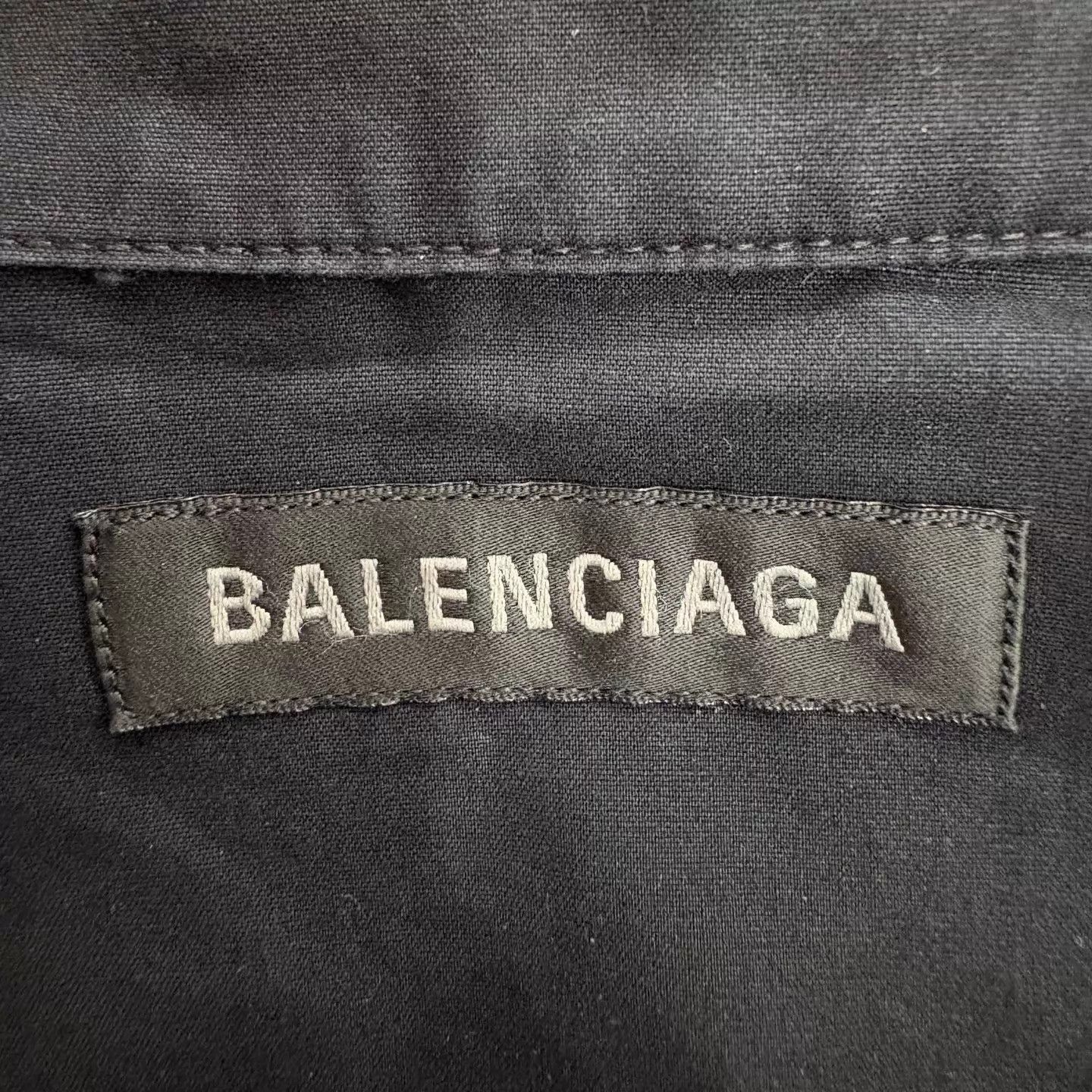 Balenciaga Balenciaga Bitcoin graffiti logo black short shirt 37 XS Size US XS / EU 42 / 0 - 4 Thumbnail