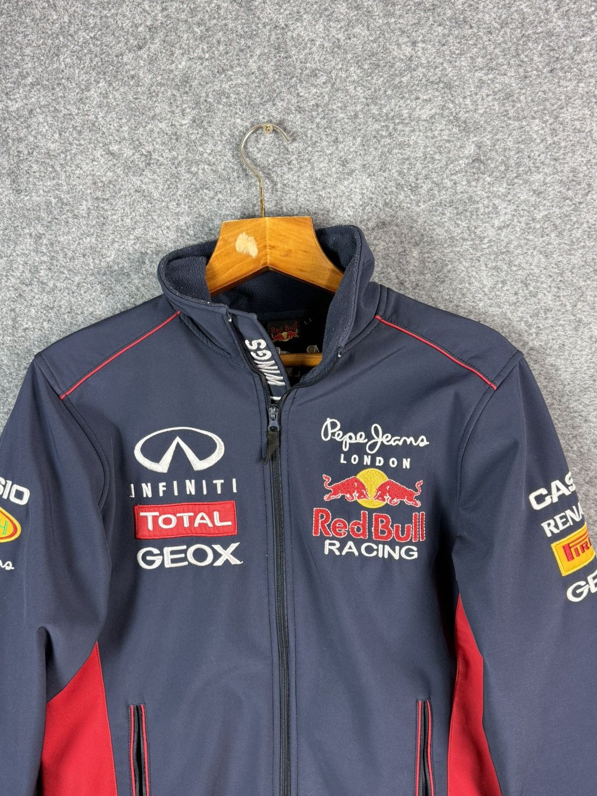 Red Bull Vintage Red Bull Racing Pepe Jeans Infinity Soft shell jacke Size US L / EU 52-54 / 3 - 2 Thumbnail