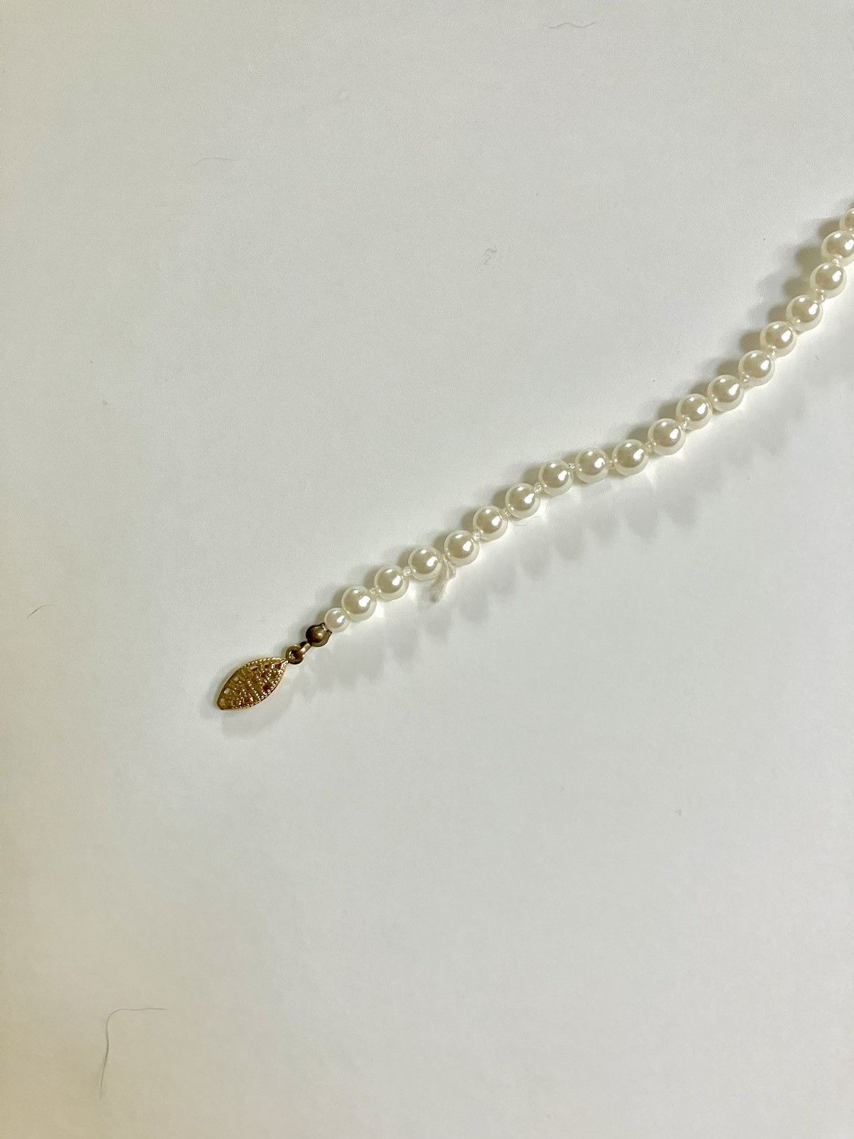 Vintage White Faux Pearl Gorgeous Gold Antique Vintage Necklace Size ONE SIZE - 1 Thumbnail