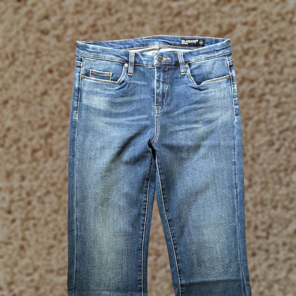Vintage BLANKNYC Jeans Womens Size 30 Blue Kick Flare Embellished Stretch Artsy Casual Regular Jeans style Flared Women 5-Pocket Inseam 27" Size 30" / US 8 / IT 44 - 1 Thumbnail
