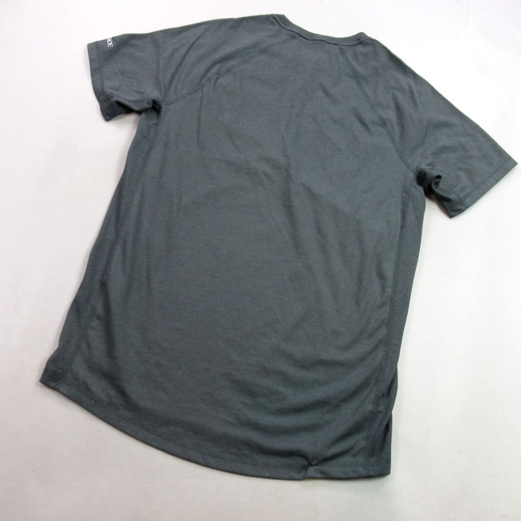 Carhartt Carhartt Shirt Small Gray Pocket Relaxed Lightweight Crew Neck Short Sleeve Mens Size US S / EU 44-46 / 1 - 7 Thumbnail