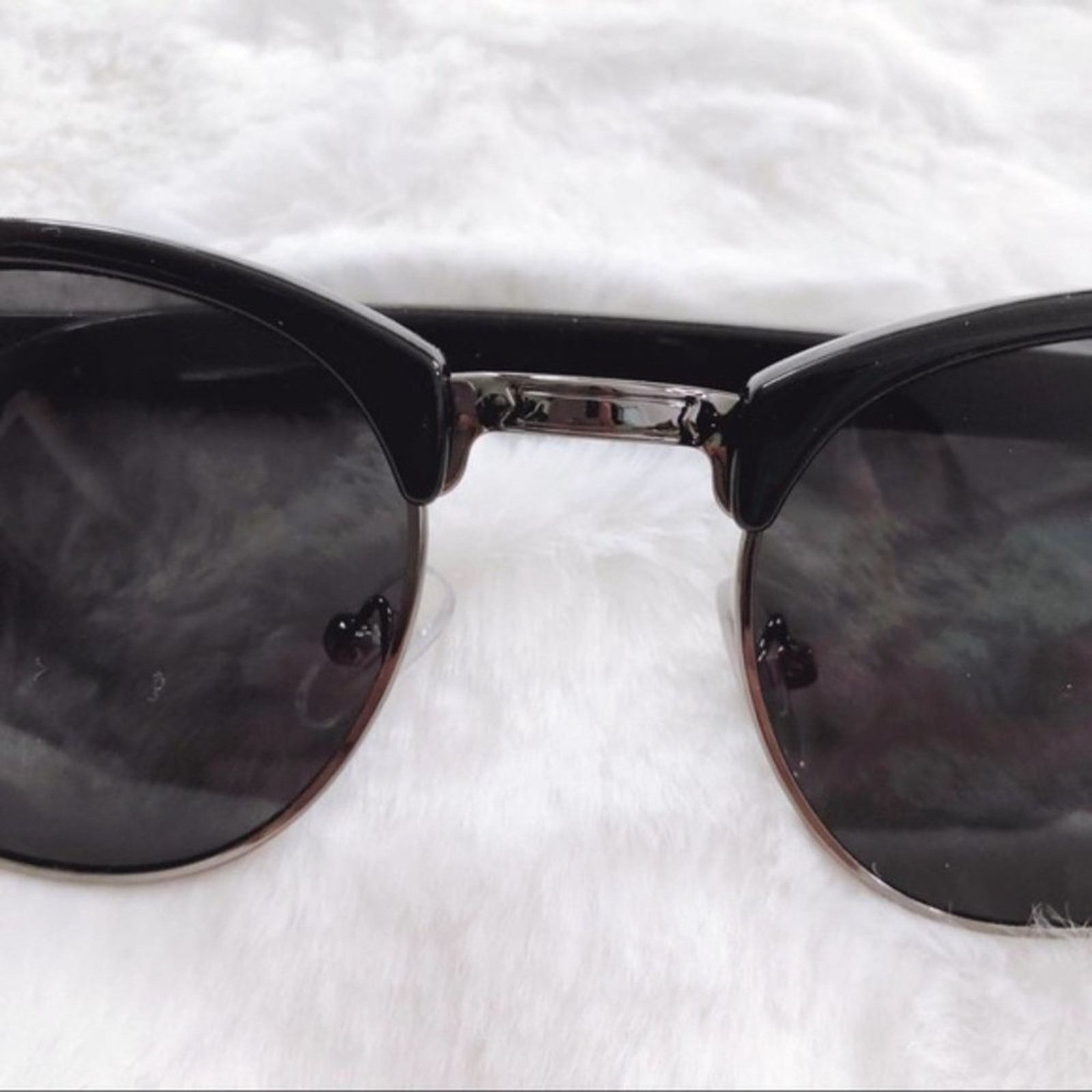Other Colby Black Horn Rimmed Sunglasses Size ONE SIZE - 3 Thumbnail
