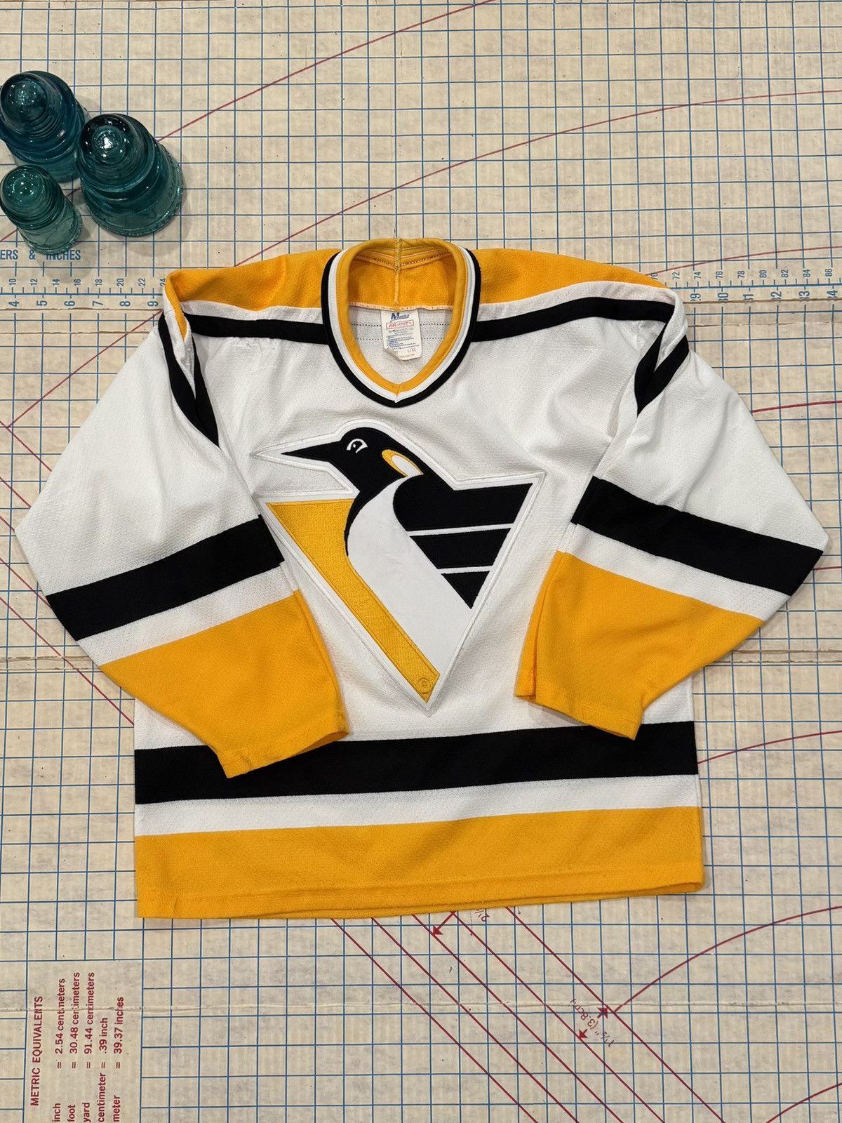 Ccm Vintage CCM Pittsburg Penguins Jersey White Boys Size L/XL Size US XS / EU 42 / 0 - 7 Thumbnail
