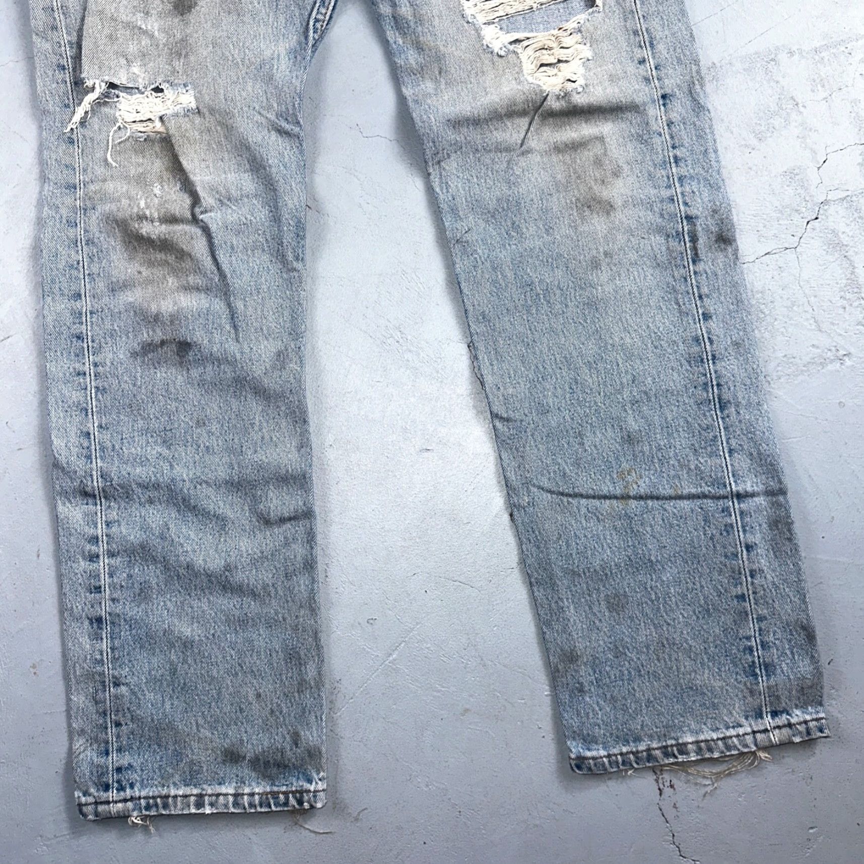 Levi's VINTAGE Levi's 501 Jeans Men Adult Medium Straight Leg 34x34 90s USA Blue Denim Size US 34 / EU 50 - 3 Thumbnail