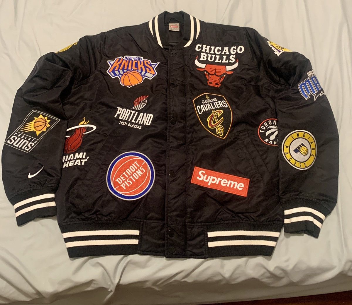 Supreme Supreme x NBA warm up jacket size Medium Size US M / EU 48-50 / 2 - 1 Thumbnail