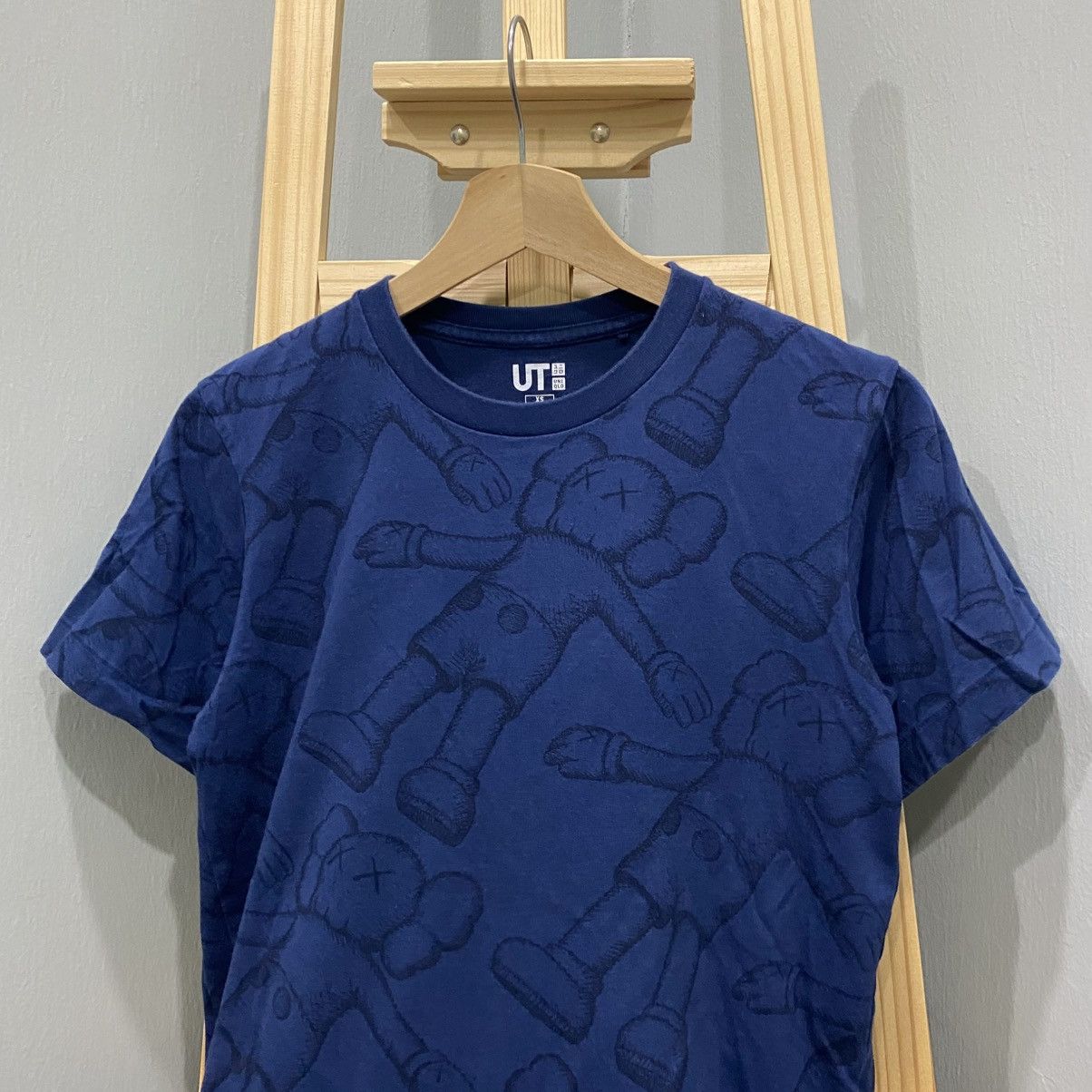 Kaws × Uniqlo KAWS x Uniqlo All Over Holiday Print Tee Blue Companion Size US XS / EU 42 / 0 - 3 Thumbnail