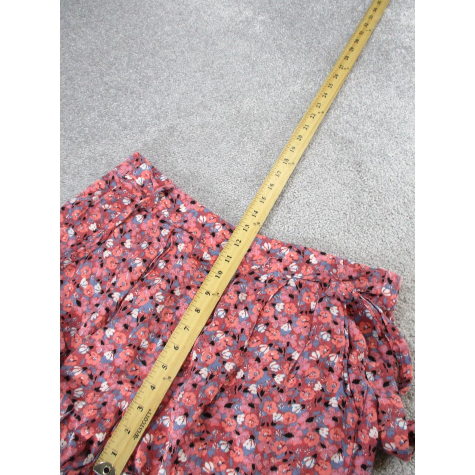 Free People Free People Shorts Womens M Red Floral Pleated Lightweight Bohemian Colorful 90s or Party/Cocktail Mens? No. End. Size 32" / US 10 / IT 46 - 5 Thumbnail