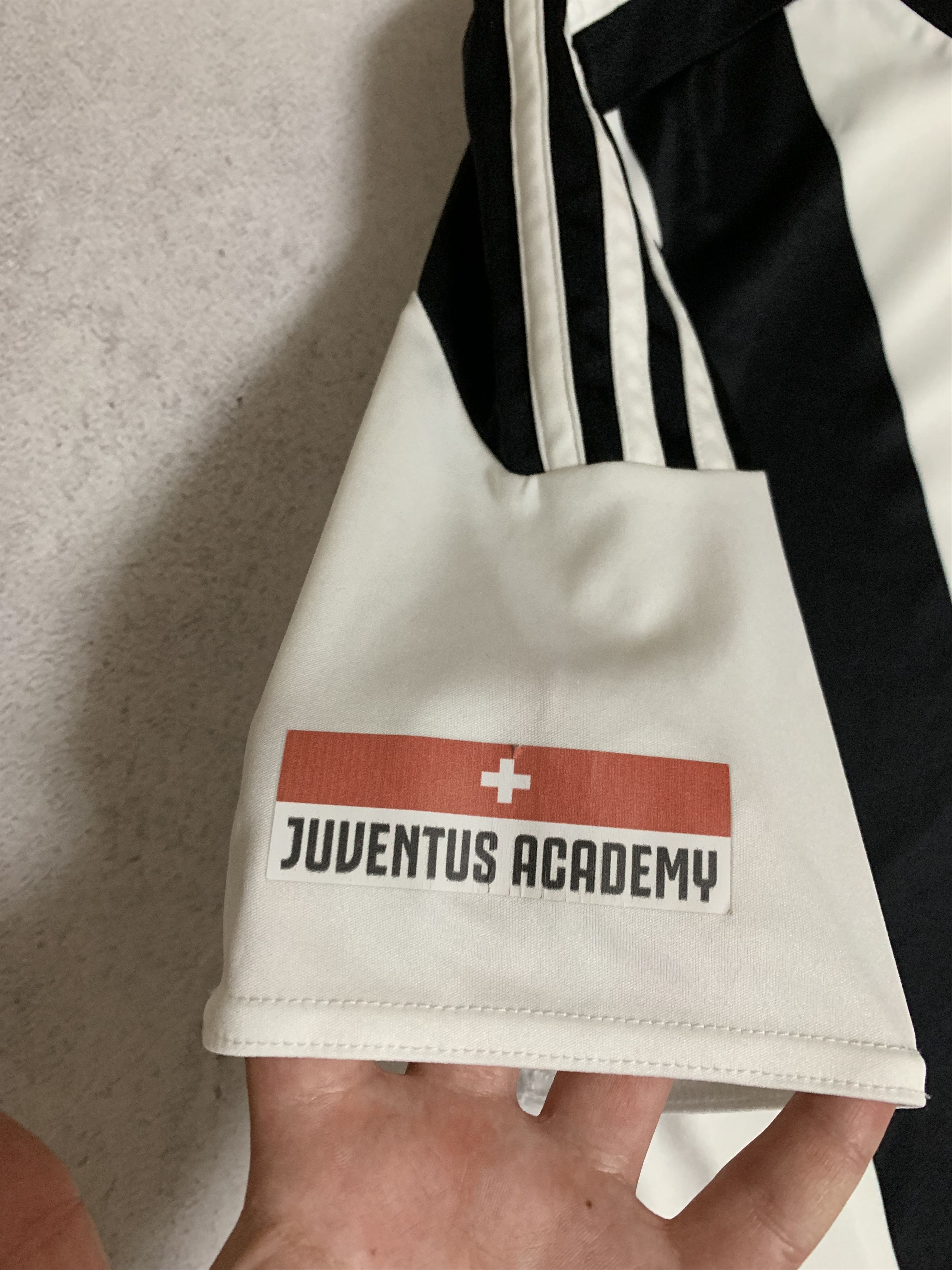 Adidas × Vintage Adidas Juventus Jersey T Shirt 2016 Blockcore Y2K Size US M / EU 48-50 / 2 - 5 Thumbnail