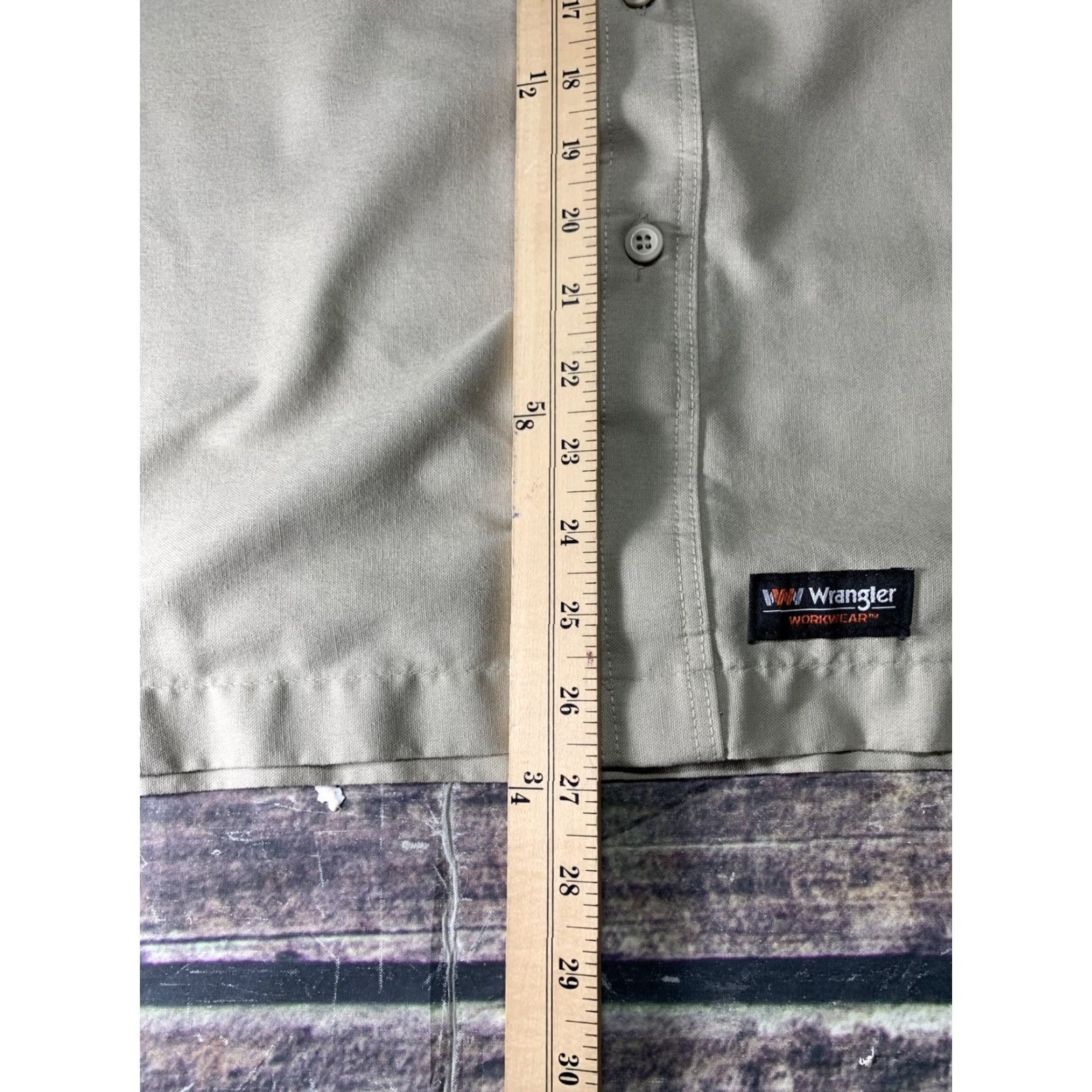 Wrangler Wrangler Workwear Short Sleeve Button Down Mens Medium Shirt Brown Camo Size US M / EU 48-50 / 2 - 3 Thumbnail
